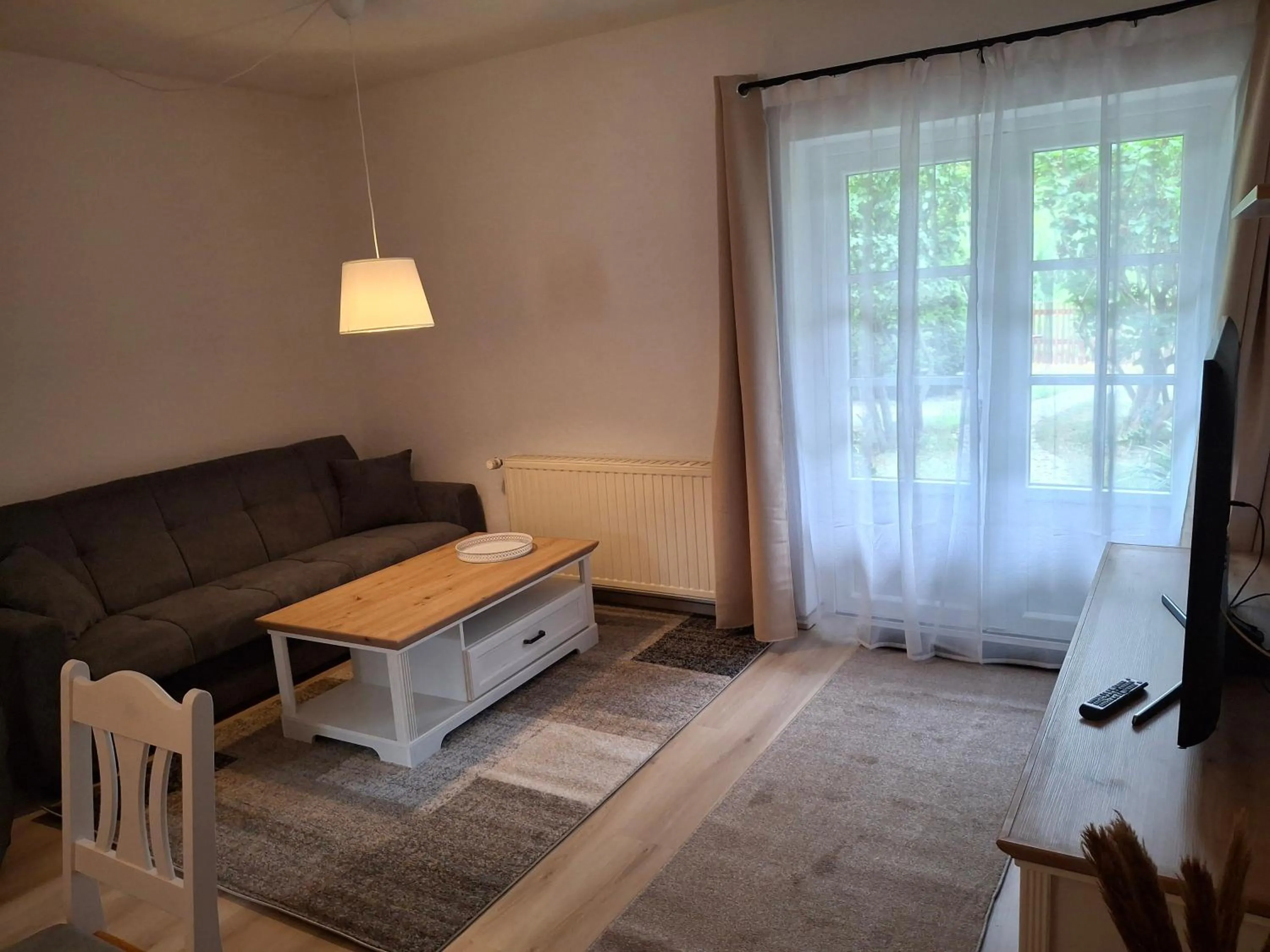 Communal lounge/ TV room in Jägerheim Löbsal