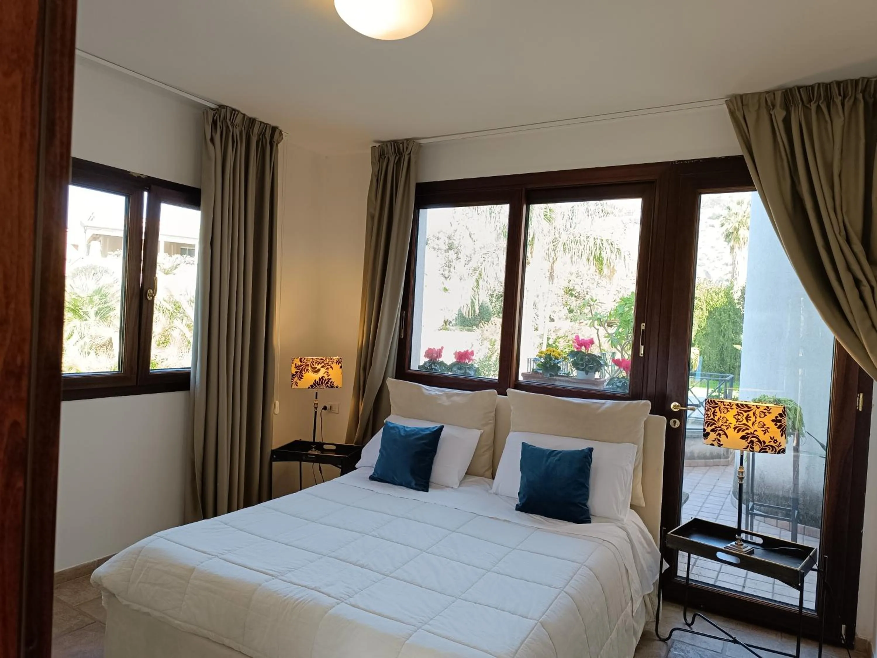 Bed in B & B Villa Flora