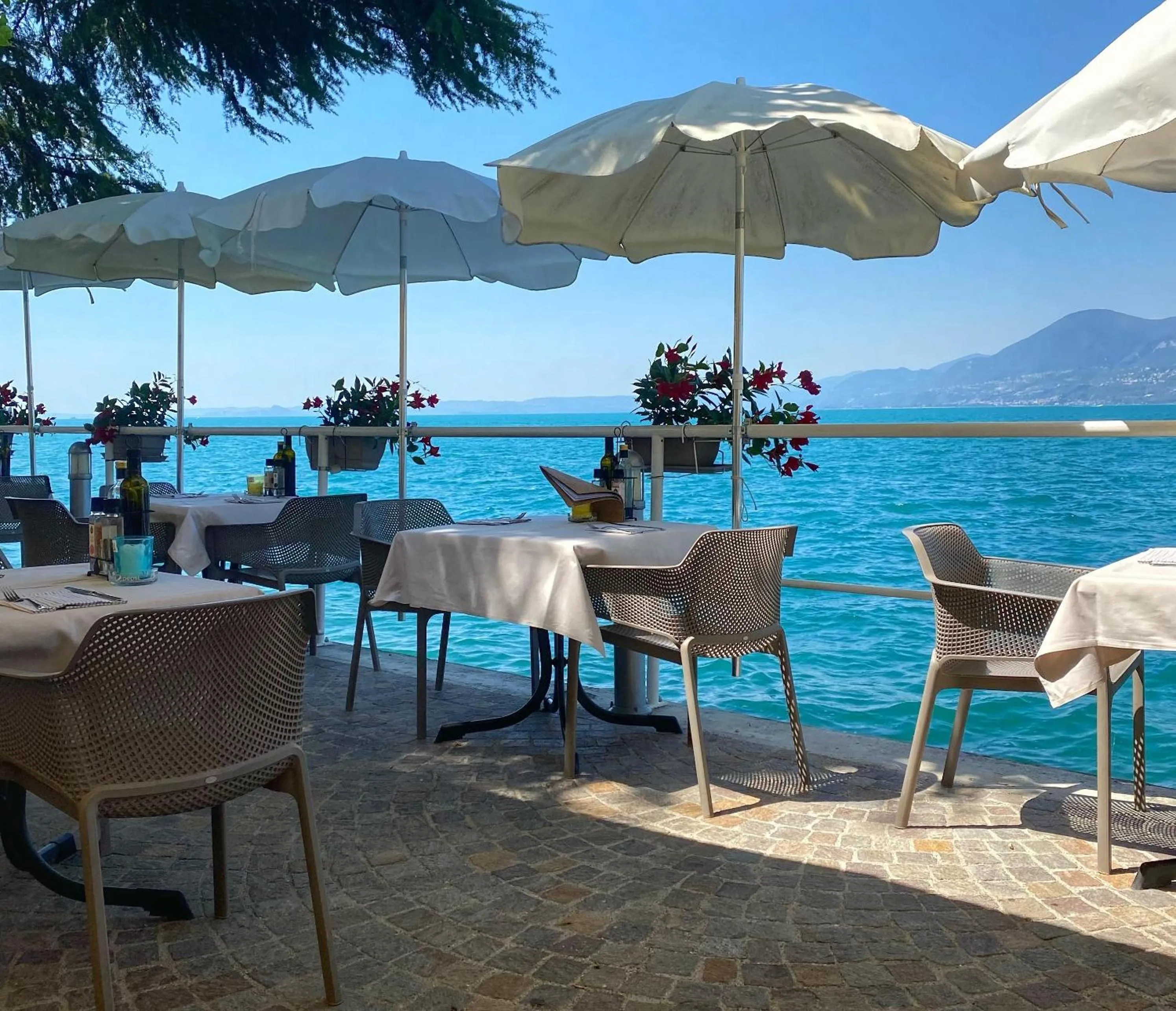 Restaurant/places to eat in Hotel Pai