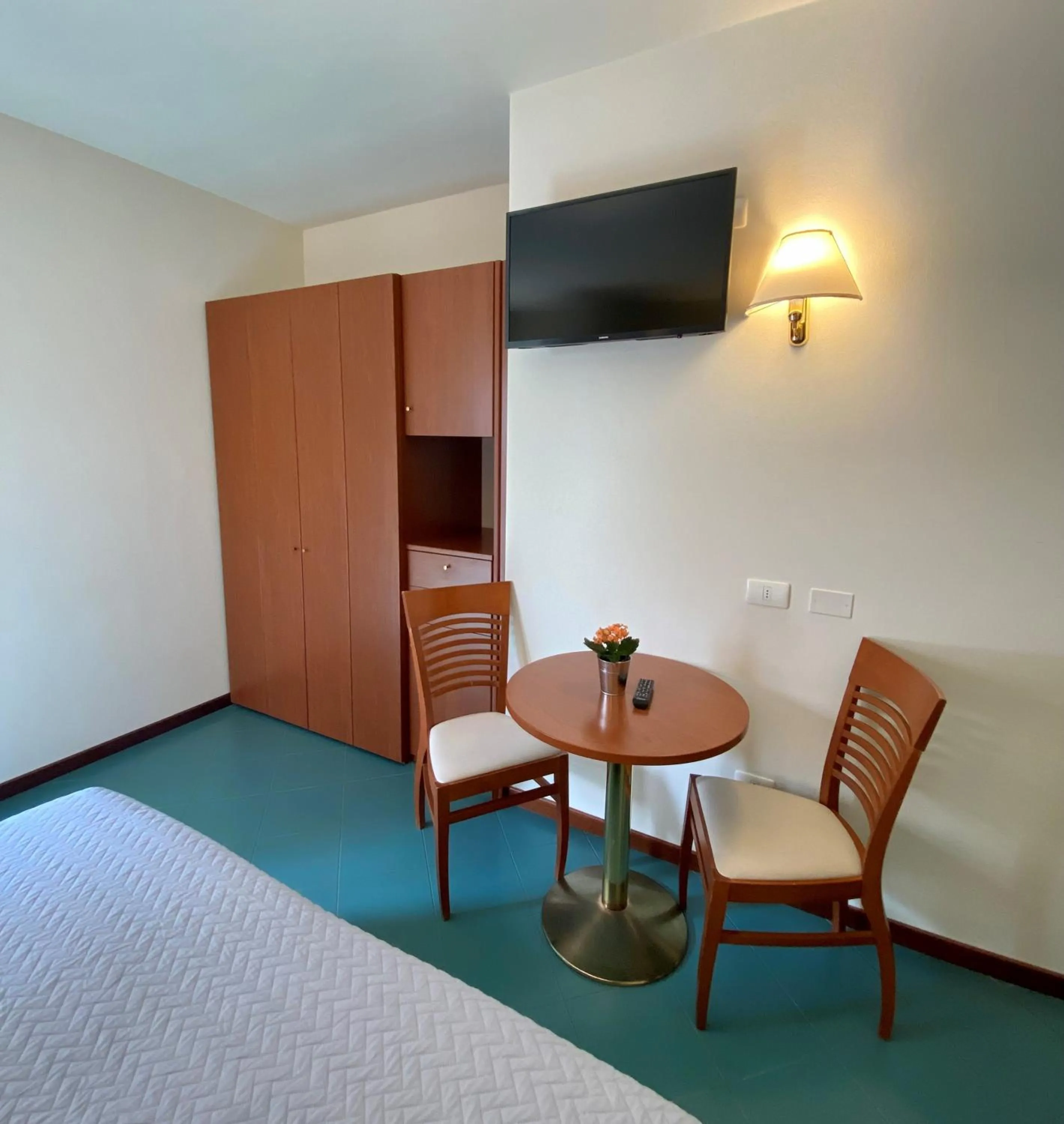 TV and multimedia in Hotel Pai