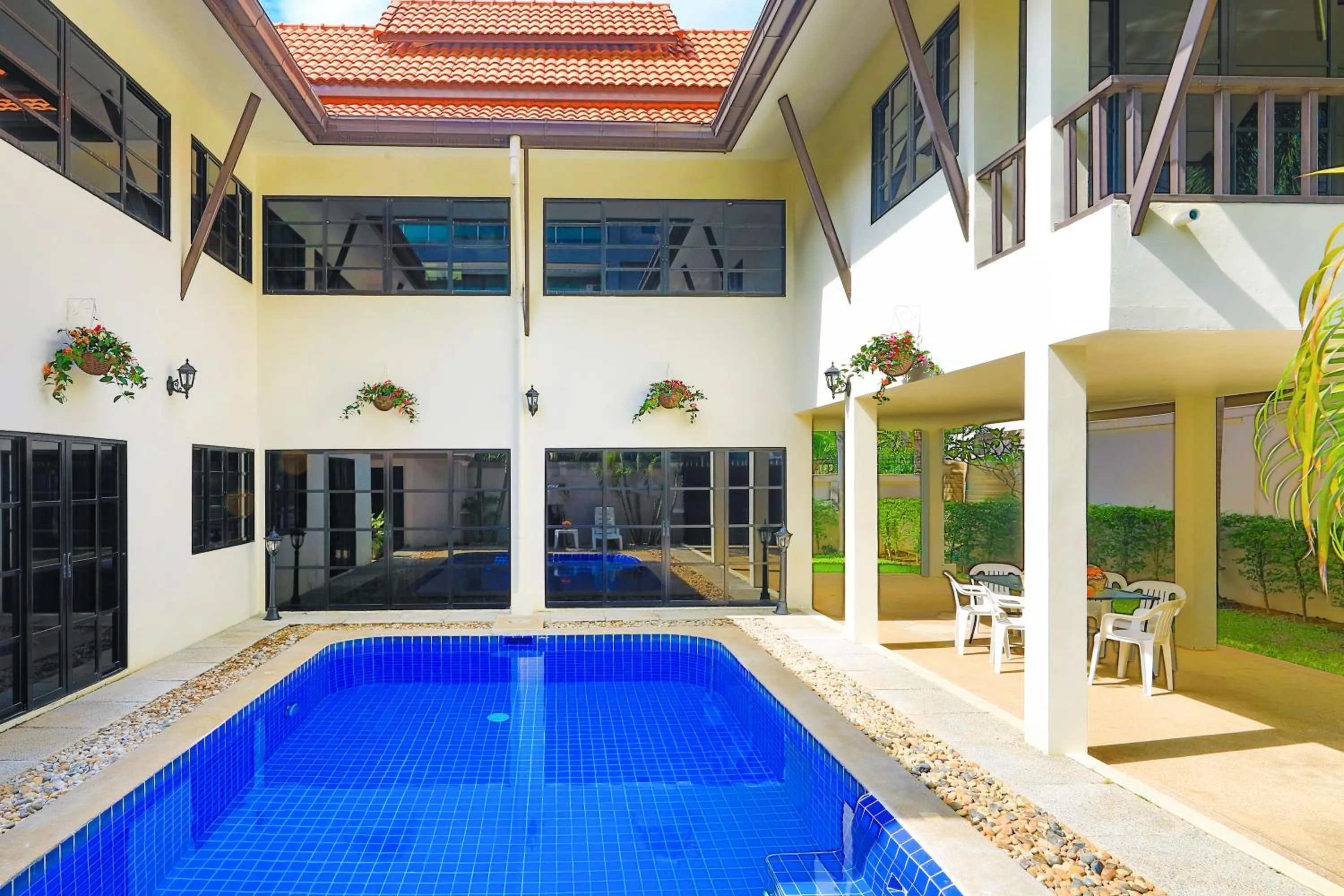 Property building in Sweet Villas Pattaya