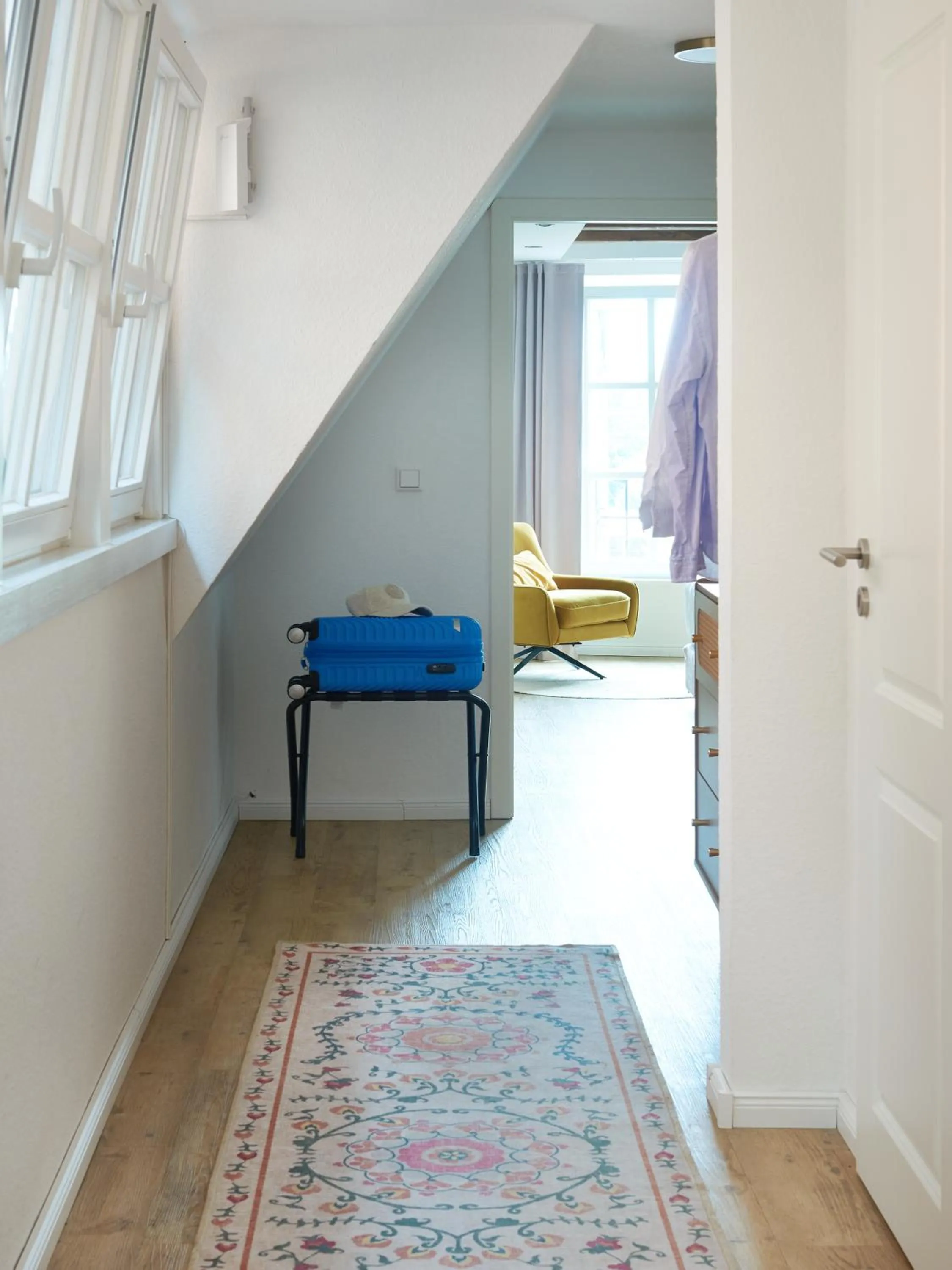 Photo of the whole room in Five Rooms