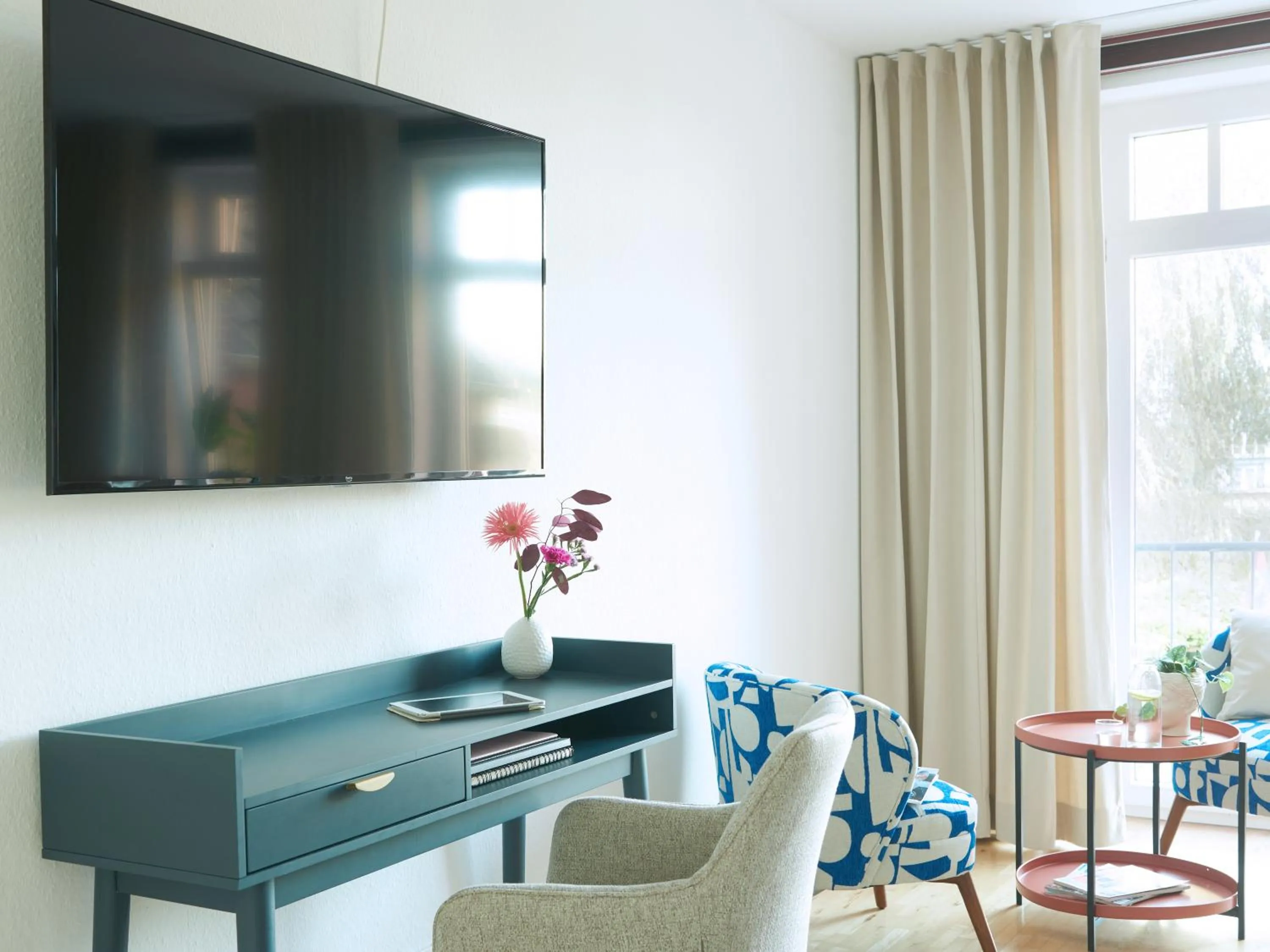 TV and multimedia in Five Rooms