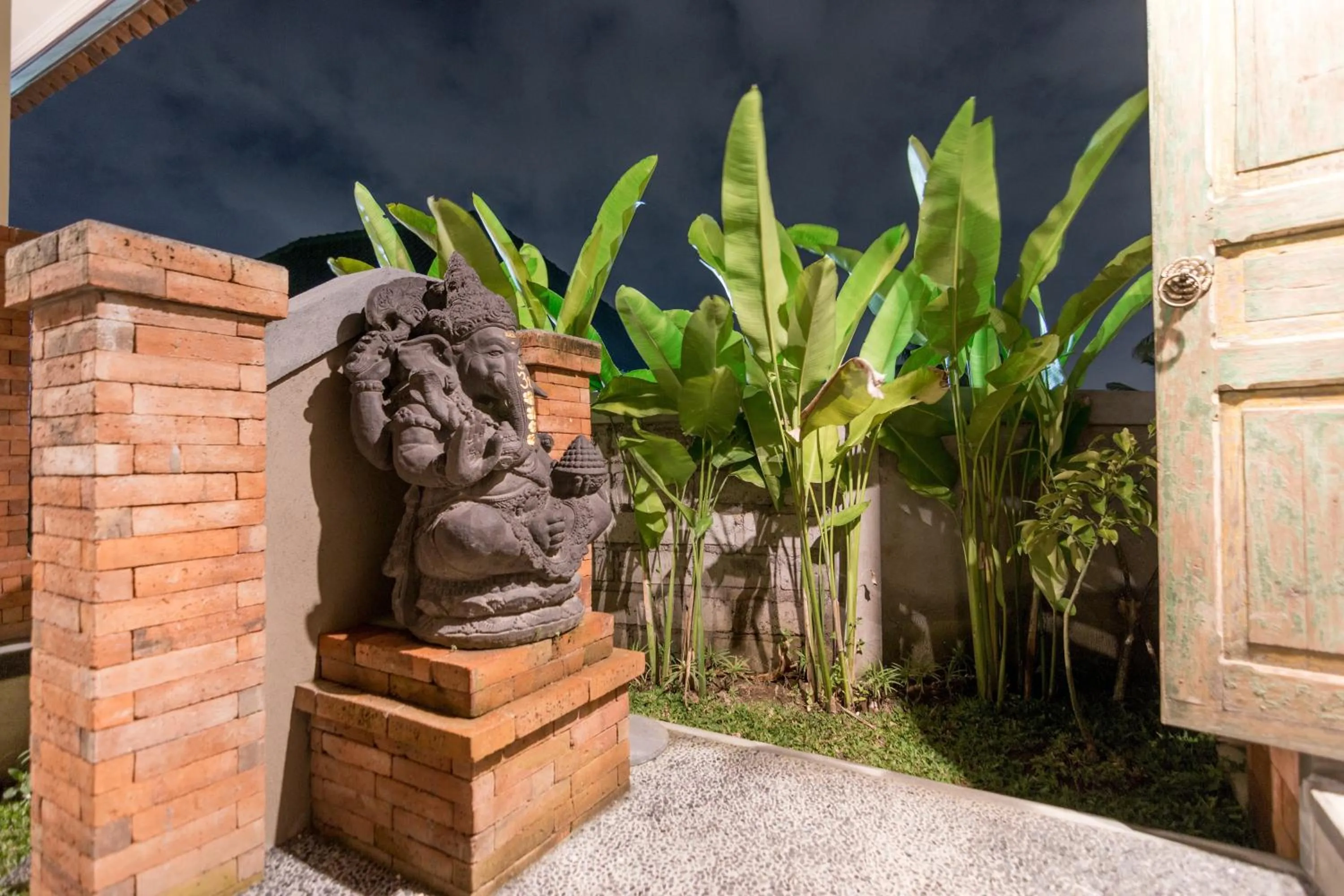 Facade/entrance in Umah Dangin Guest House