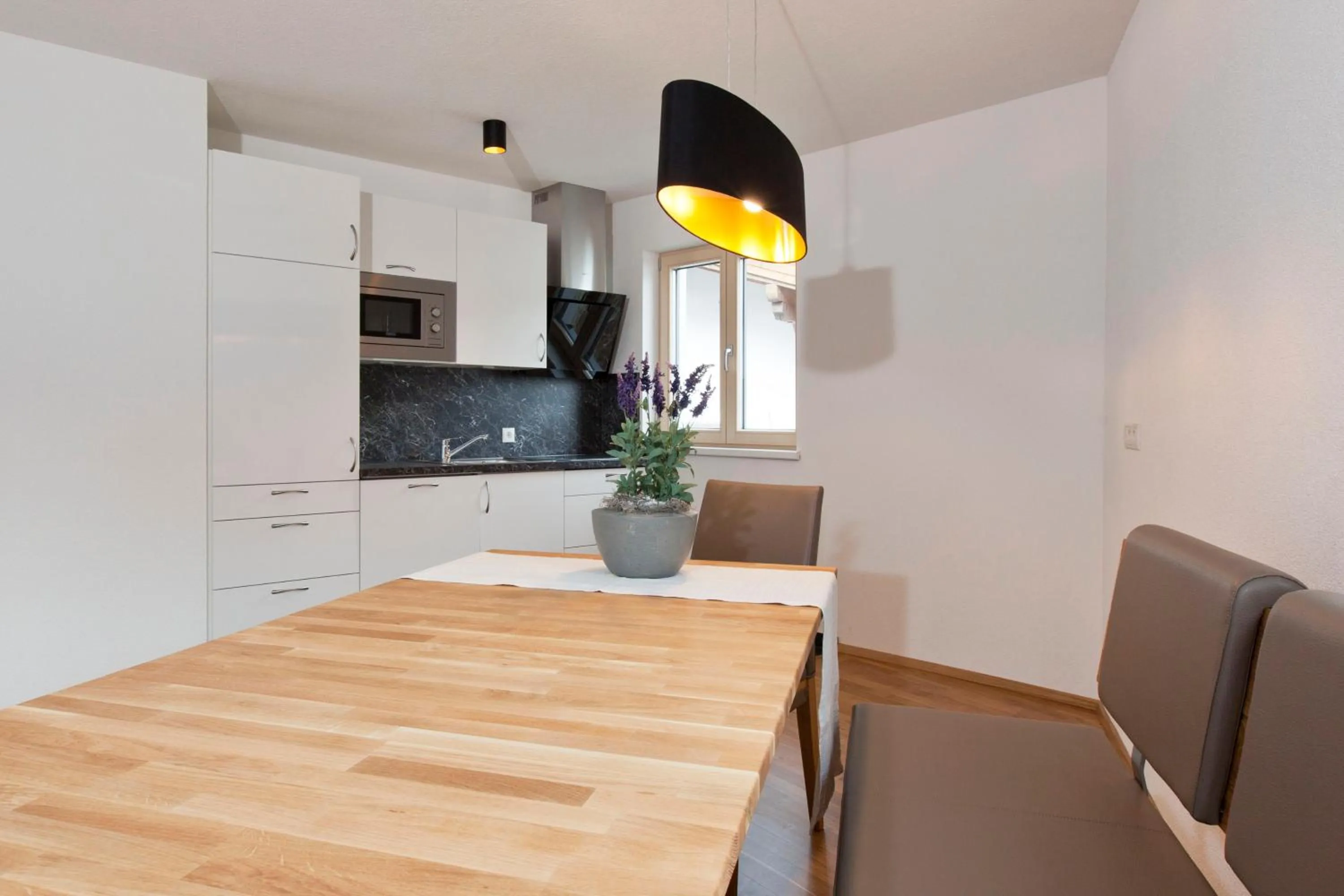 Dining area in Nowders Apartments