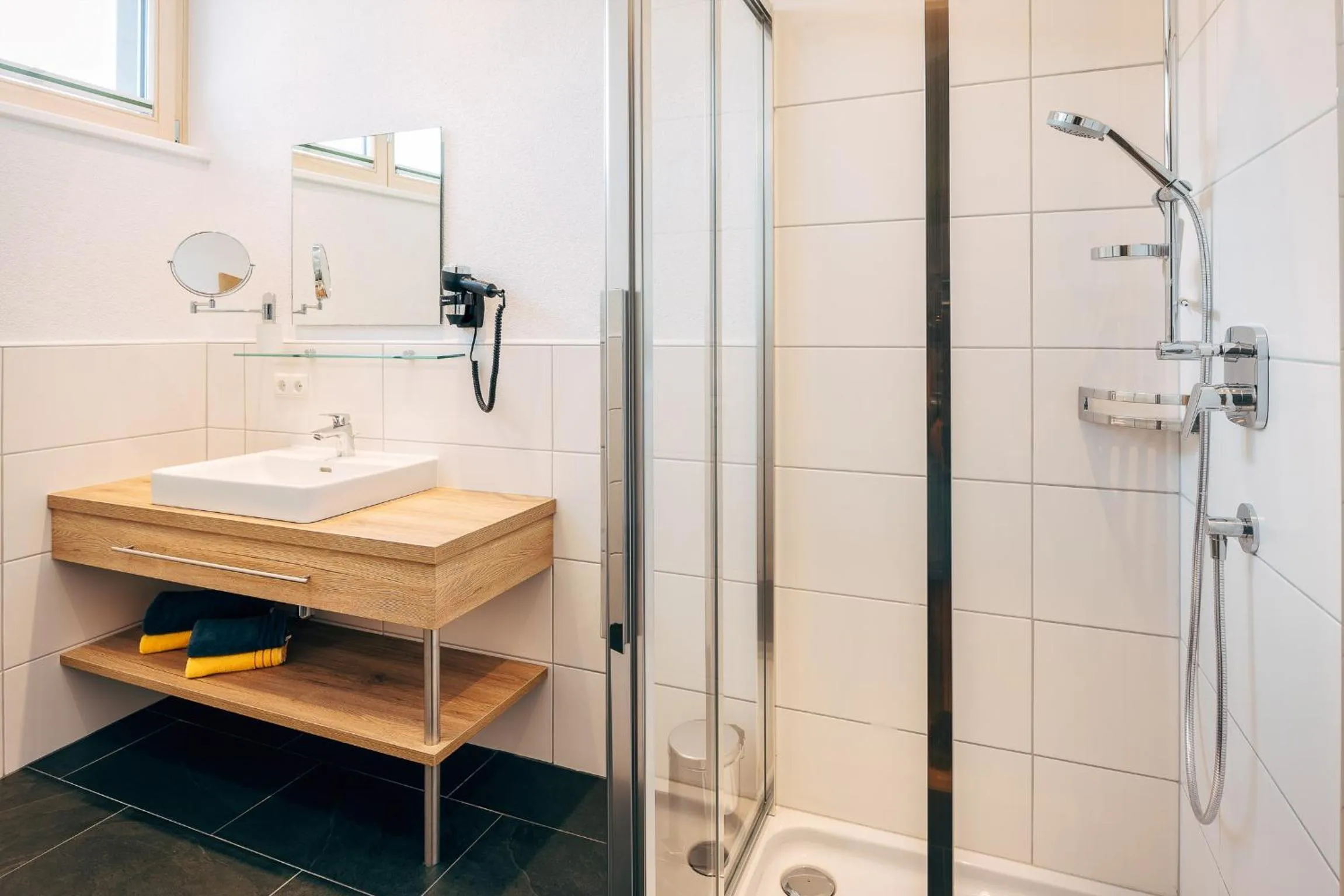 Shower in Nowders Apartments