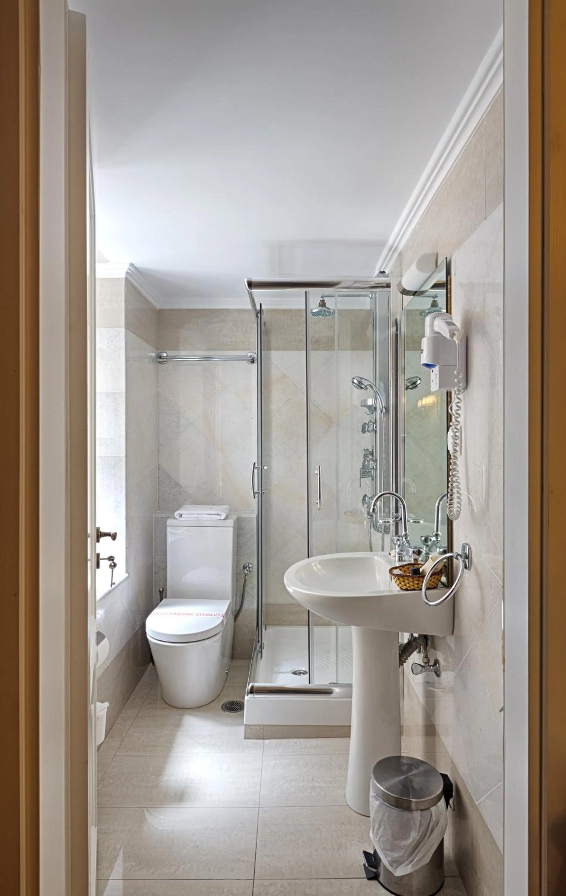 Bathroom in Apollonion Palace