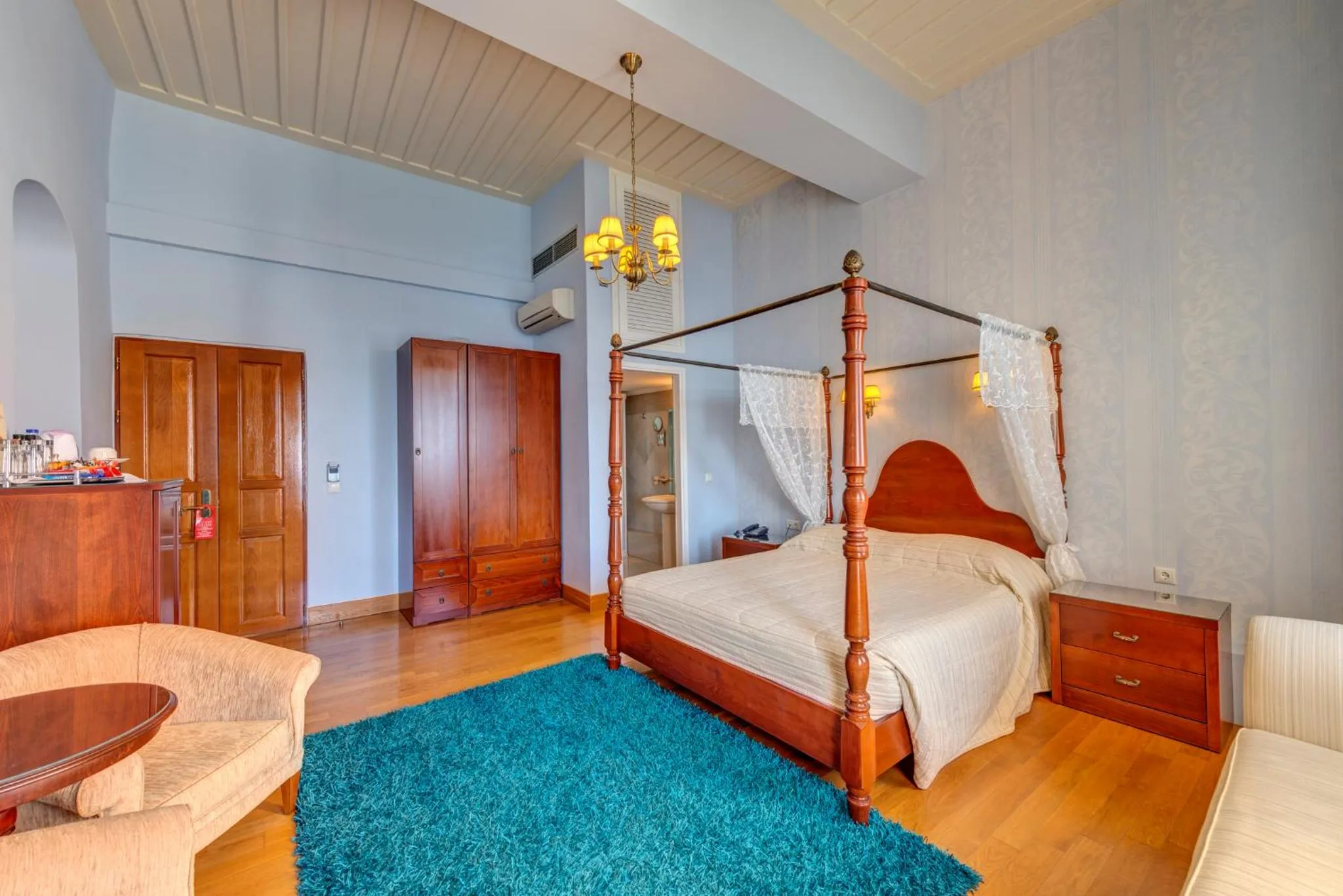 Photo of the whole room, Bed in Apollonion Palace