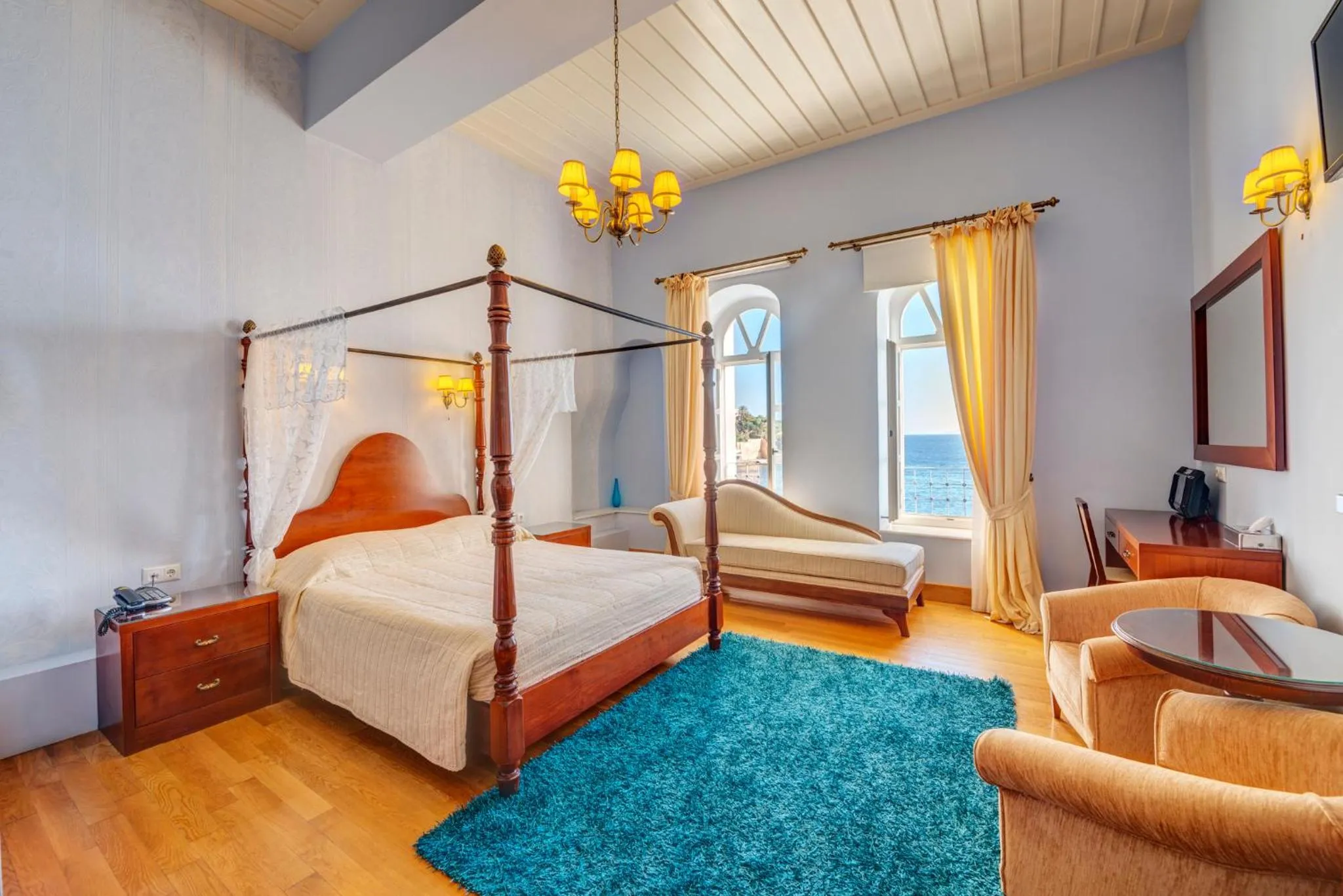 Bedroom, Bed in Apollonion Palace