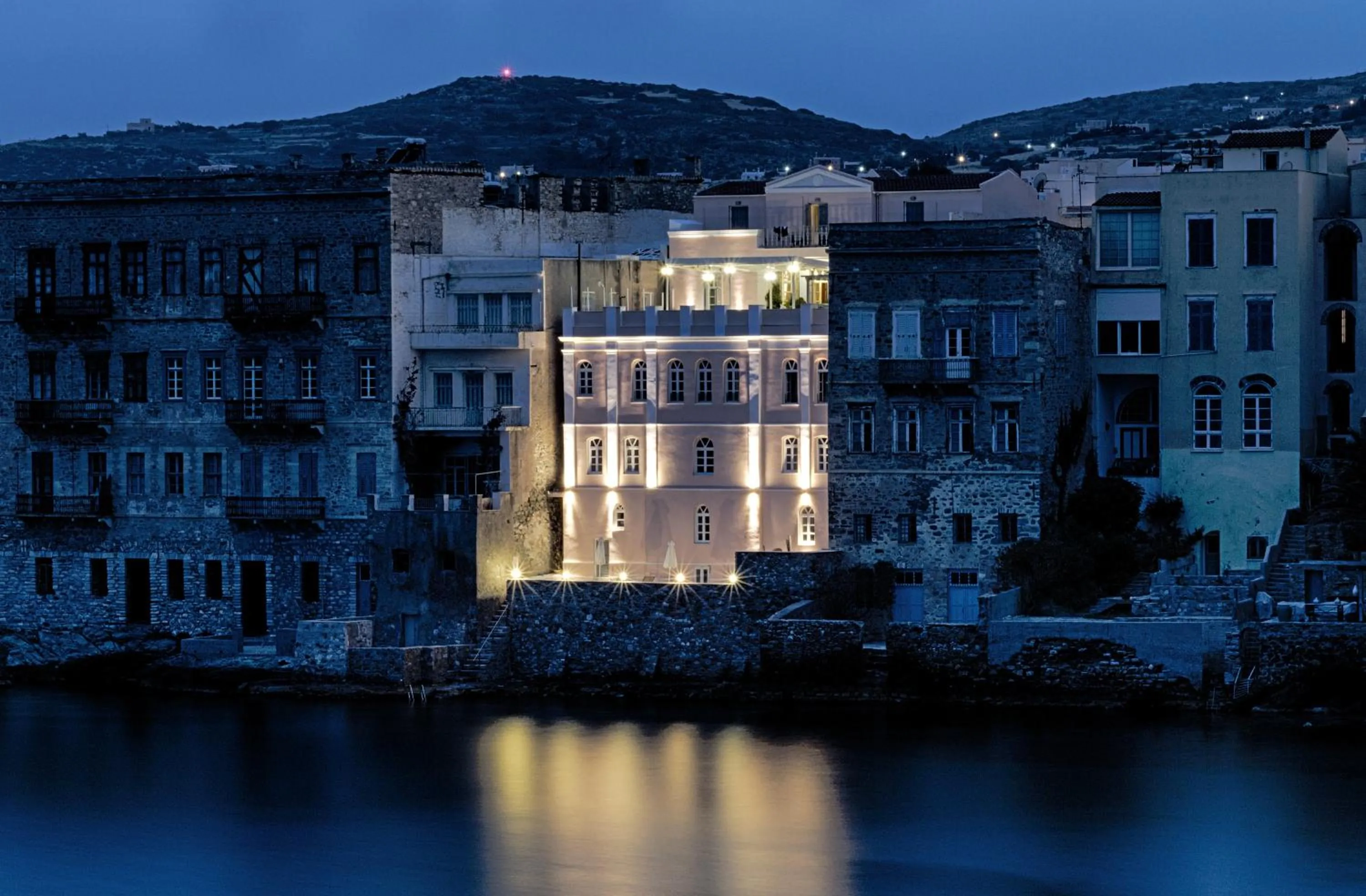 Area and facilities in Apollonion Palace