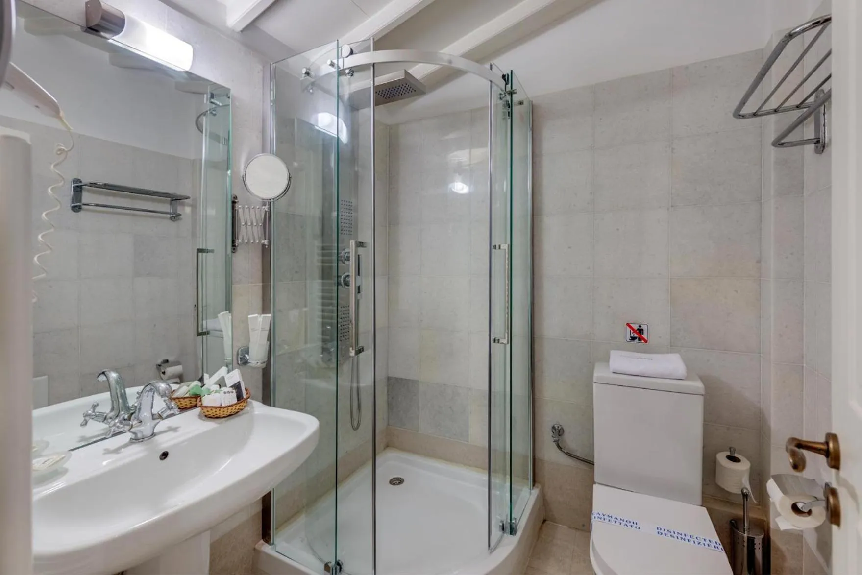 Bathroom in Apollonion Palace