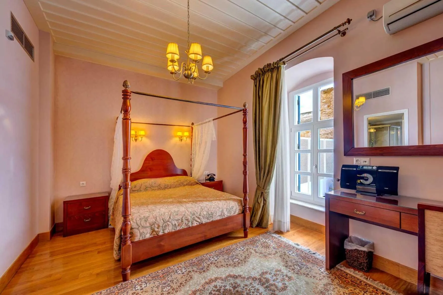 Photo of the whole room, Bed in Apollonion Palace