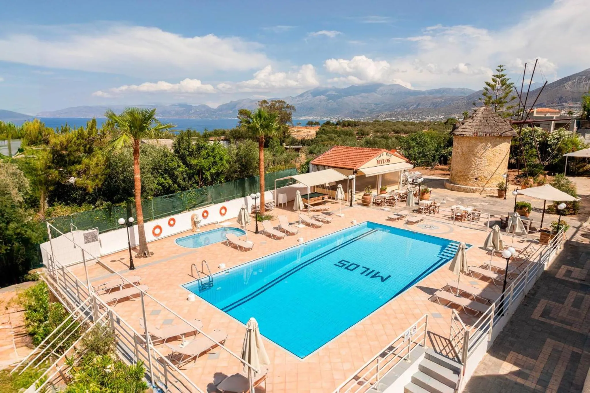 Swimming pool in Mylos Apartments Anissaras