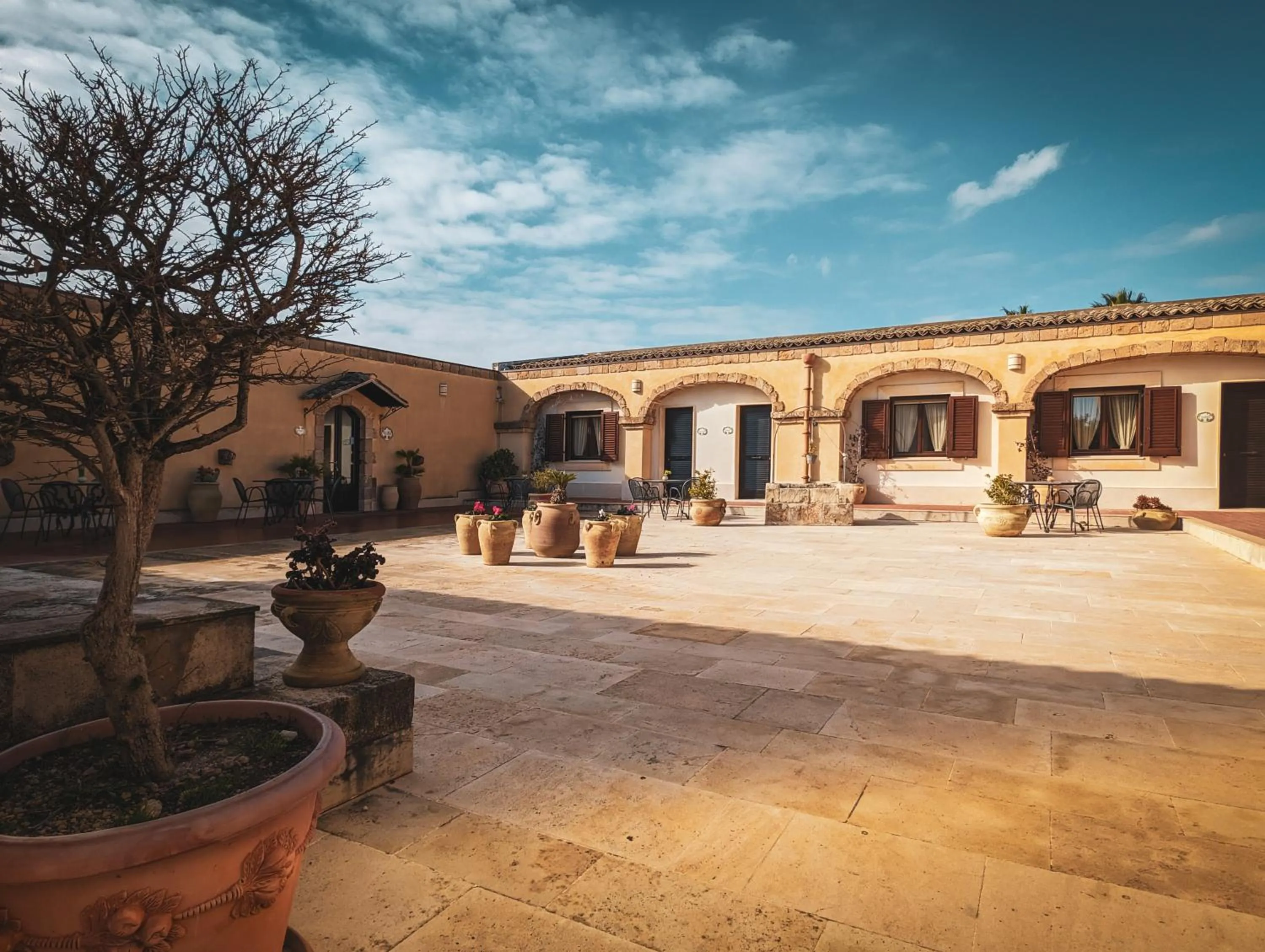 Inner courtyard view in Hotel La Corte Del Sole