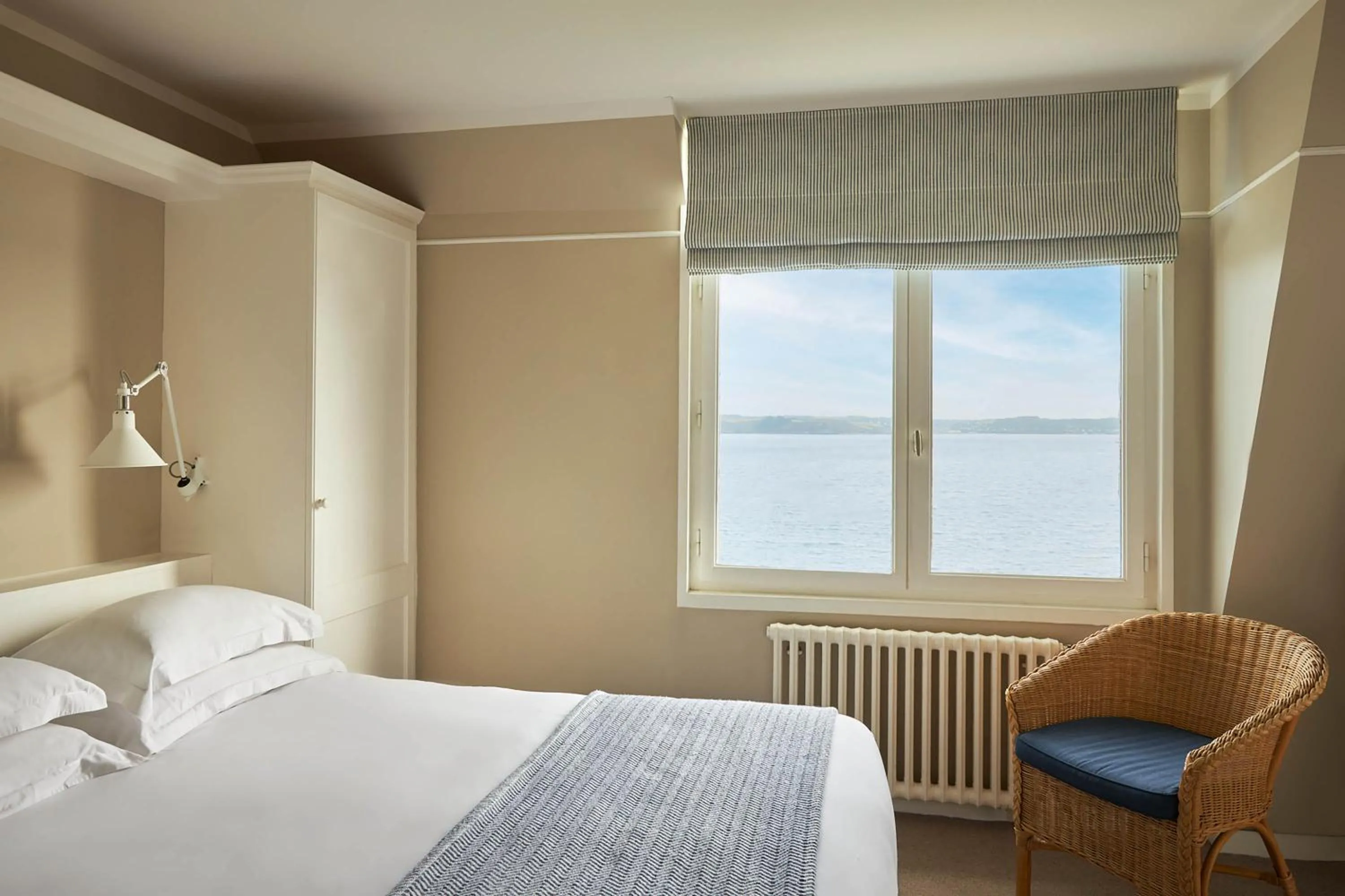 Bed in Le Grand Hotel des Bains & Spa - Bretagne