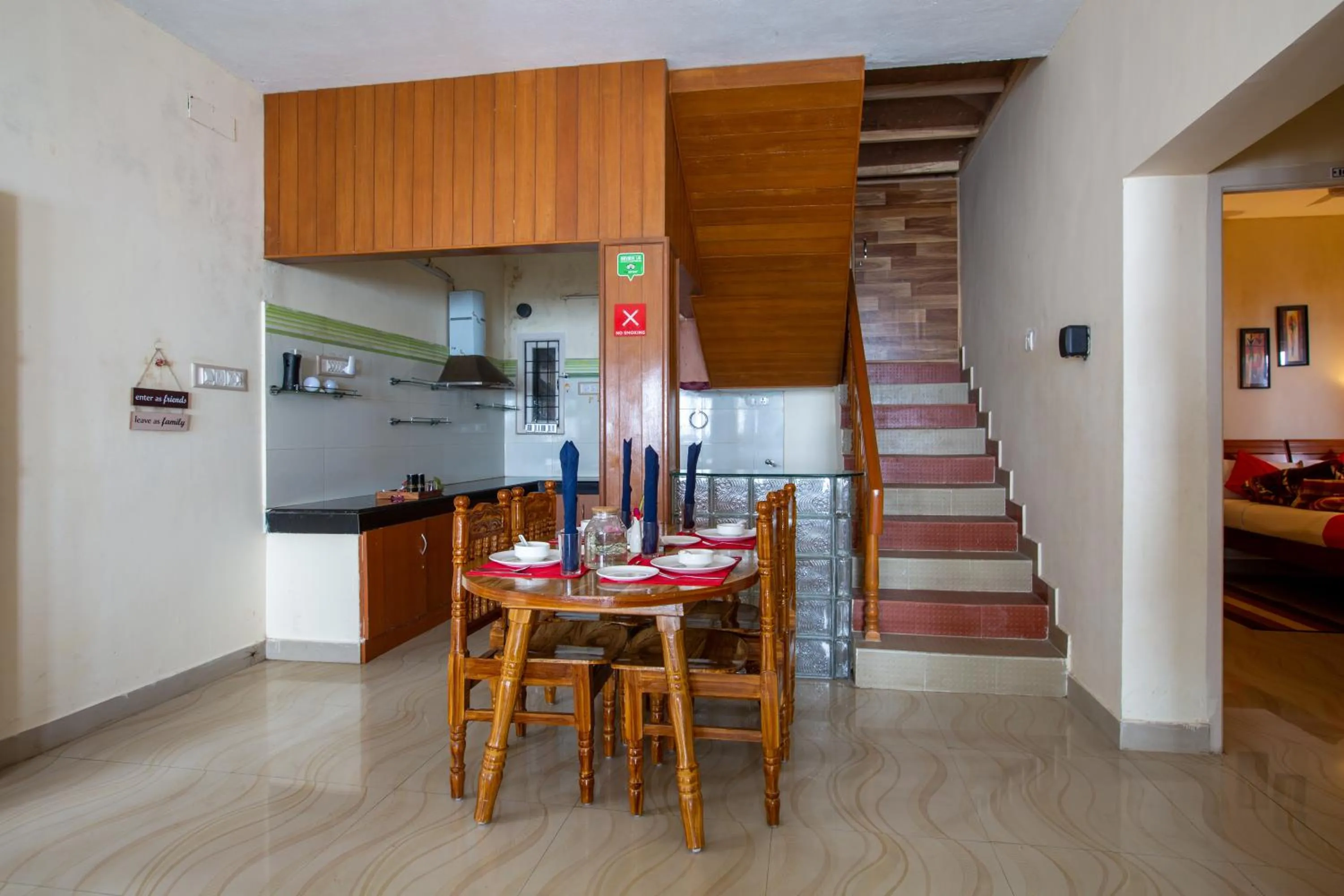 Dining area in Syamantac Villa
