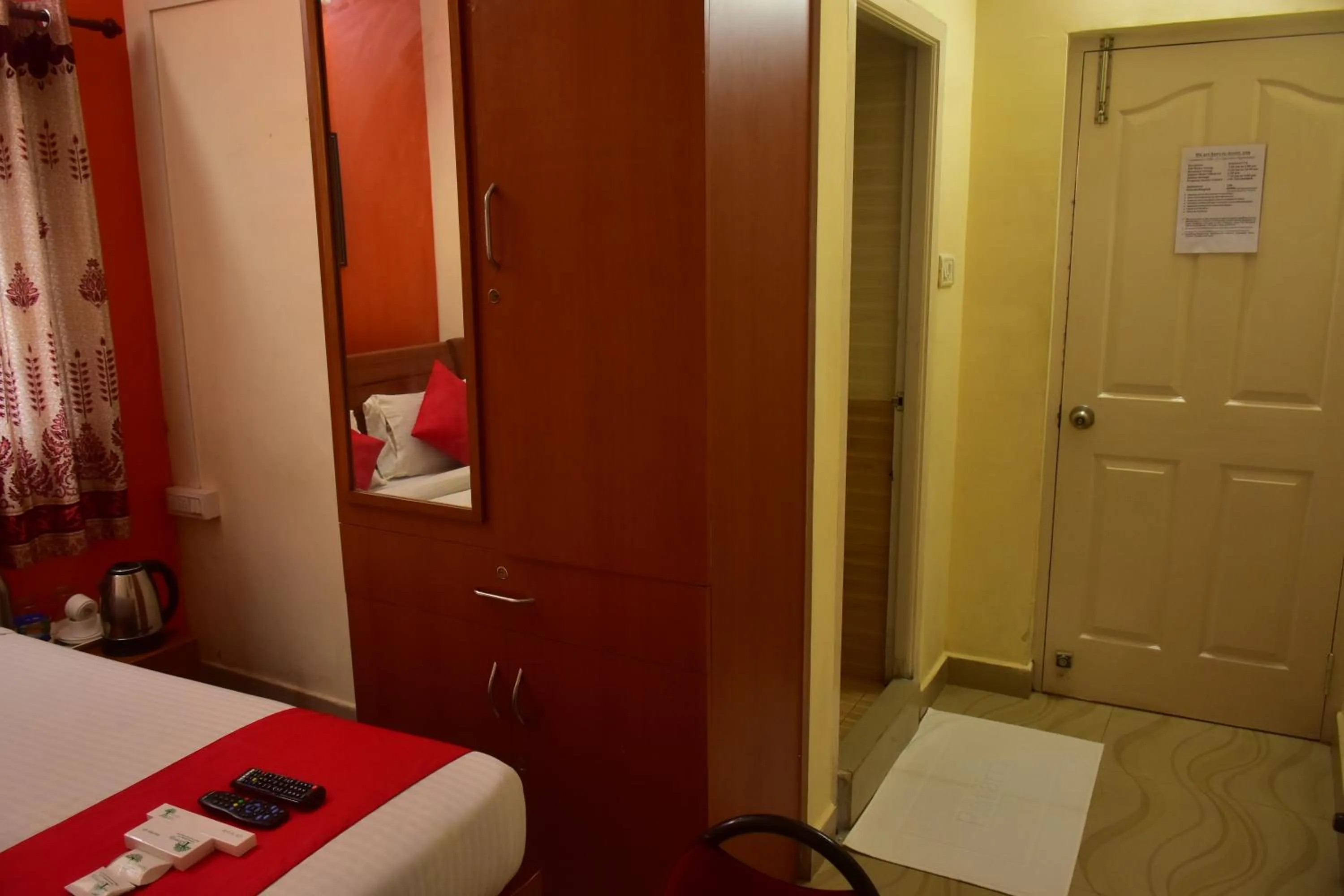 Photo of the whole room, Bed in Syamantac Villa