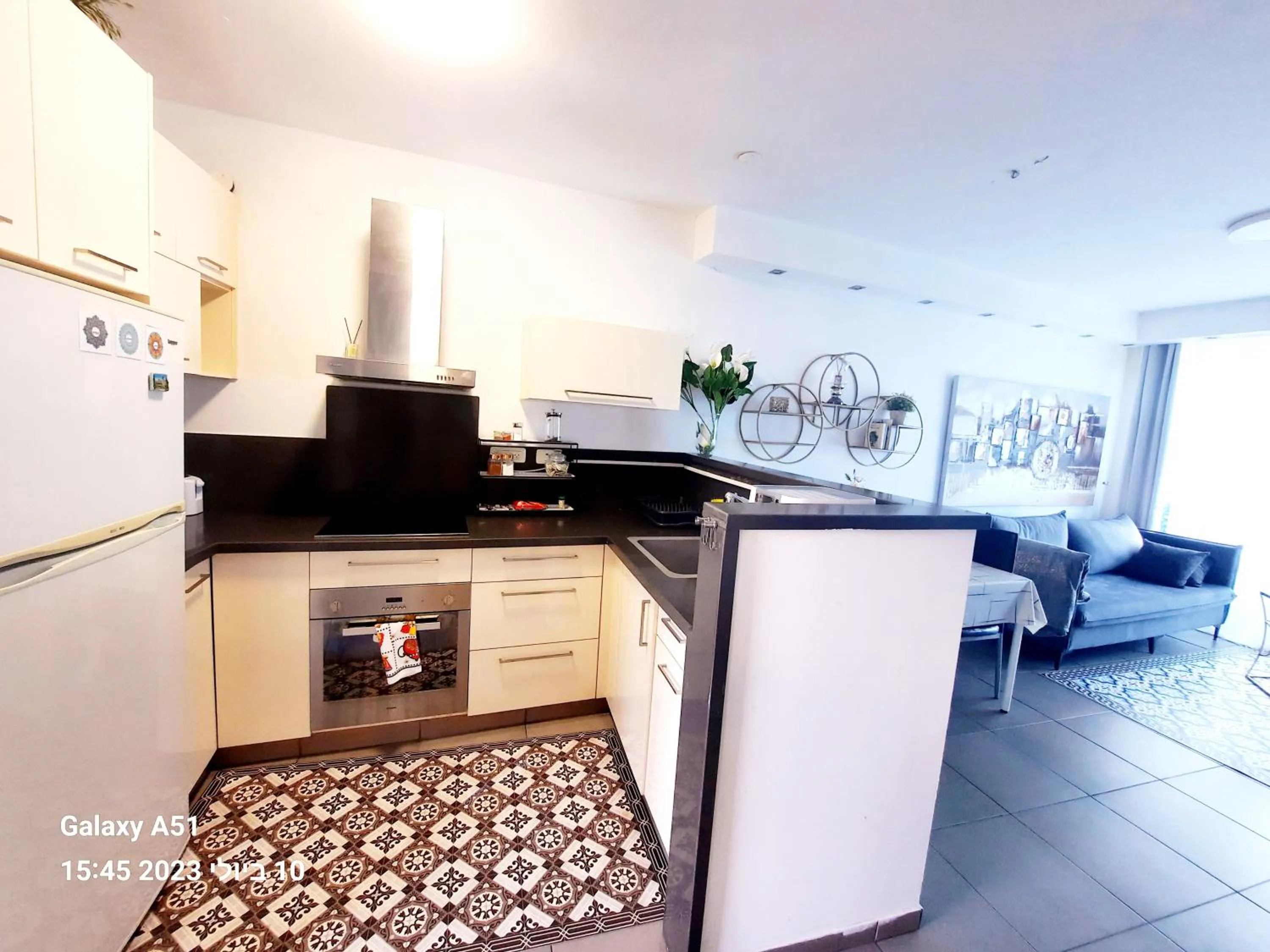 Suite with Sea View in Sea View Suites - דירות נופש עם מקלט