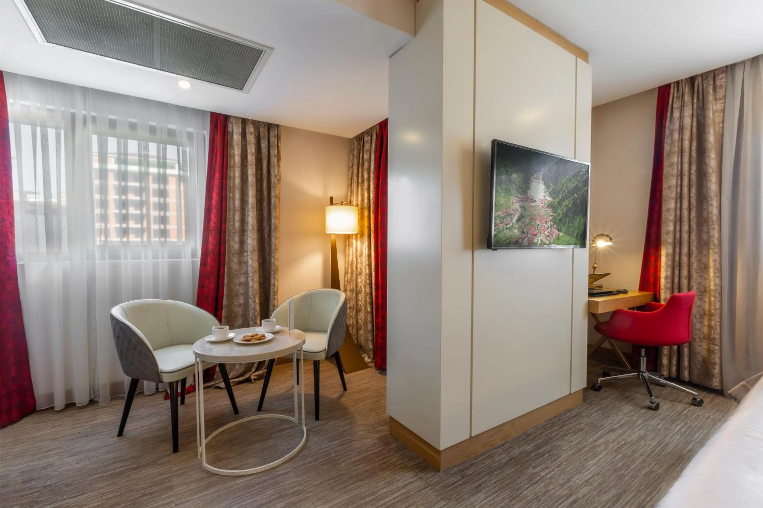 TV and multimedia, Bed in Kuhla Hotel