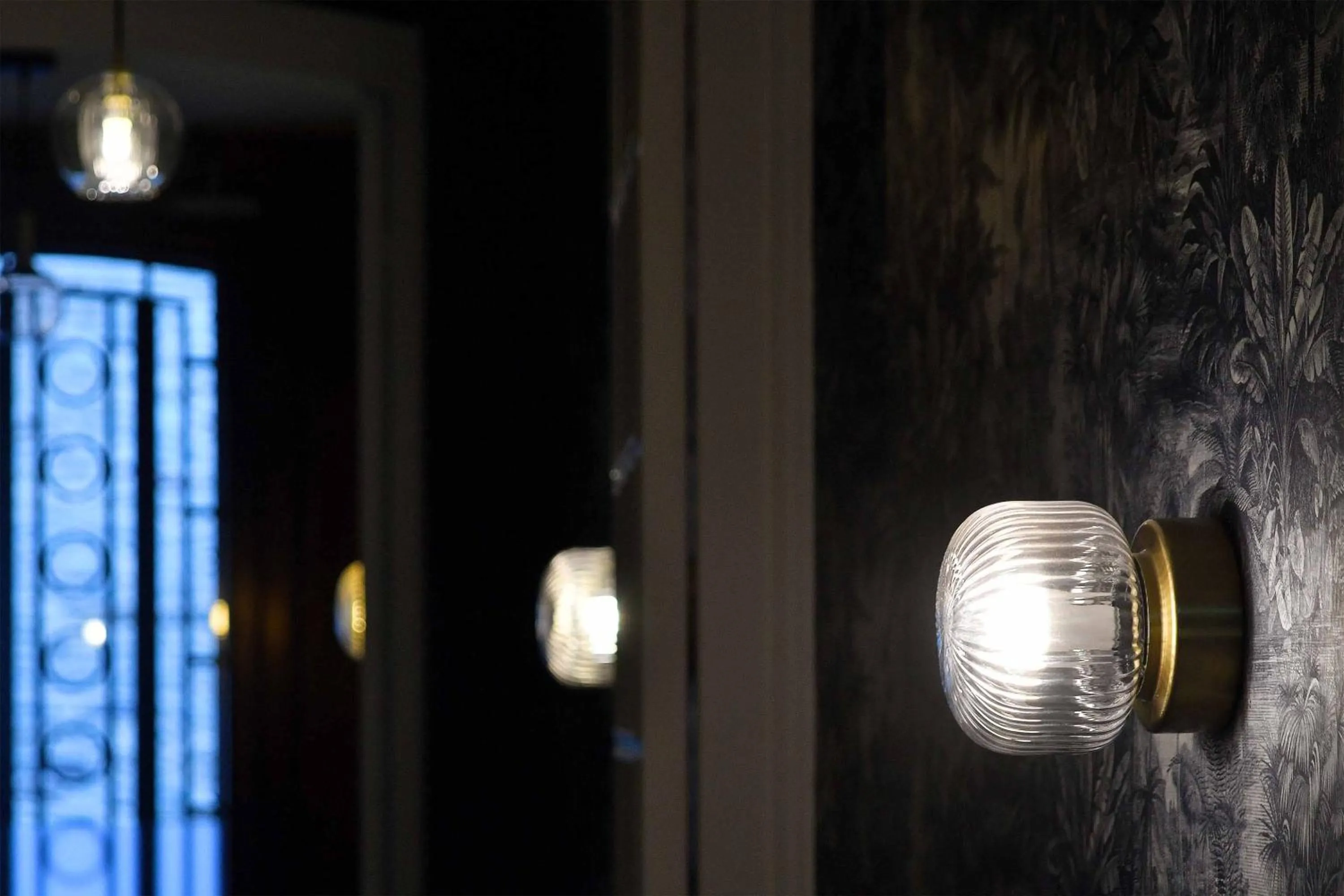 Facade/entrance in Hôtel Le Tiburon