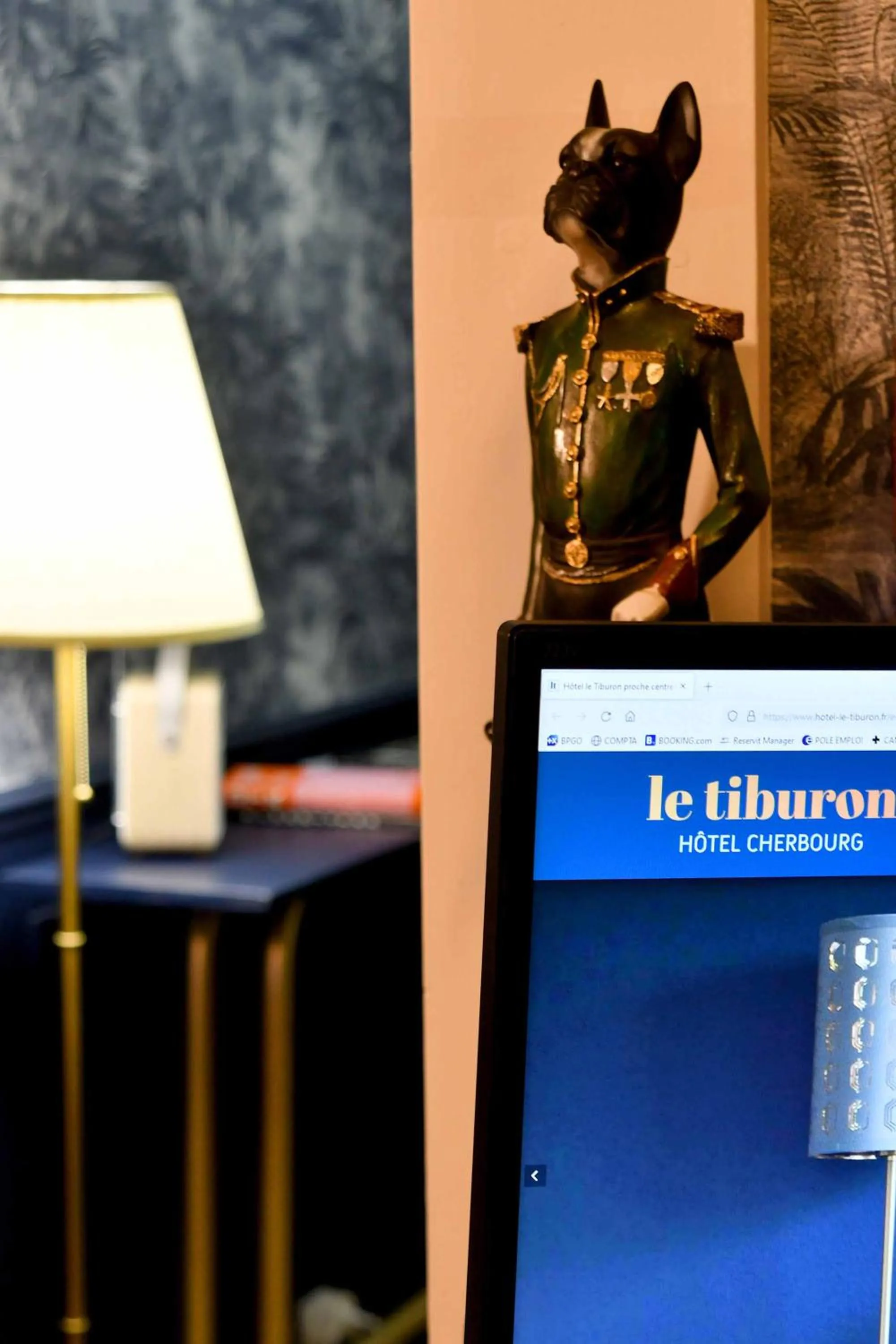 Lobby or reception in Hôtel Le Tiburon