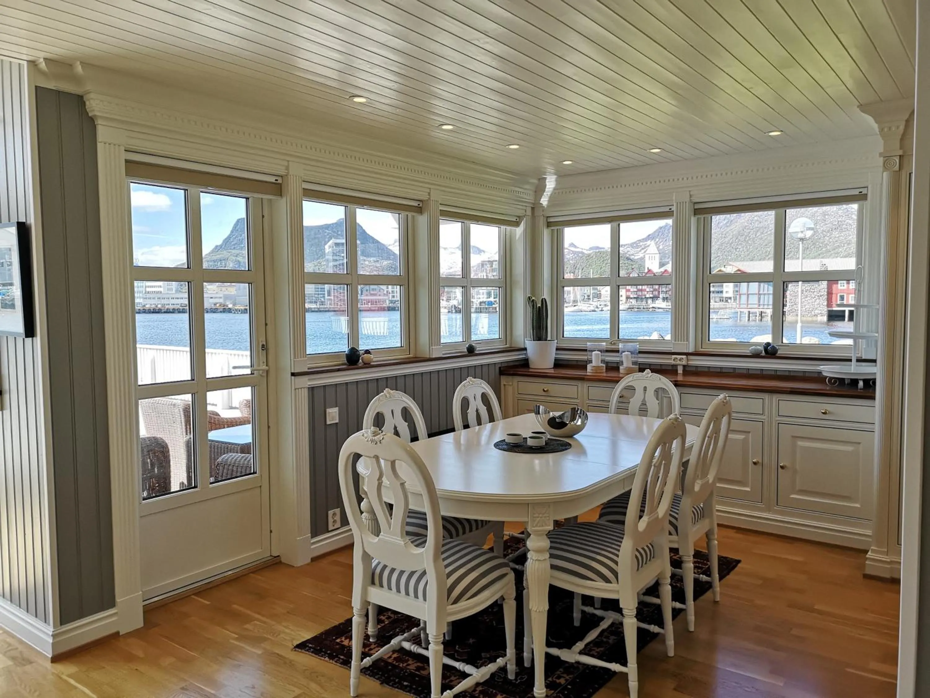 Dining area in Rorbuanlegget Svolv¿Havn