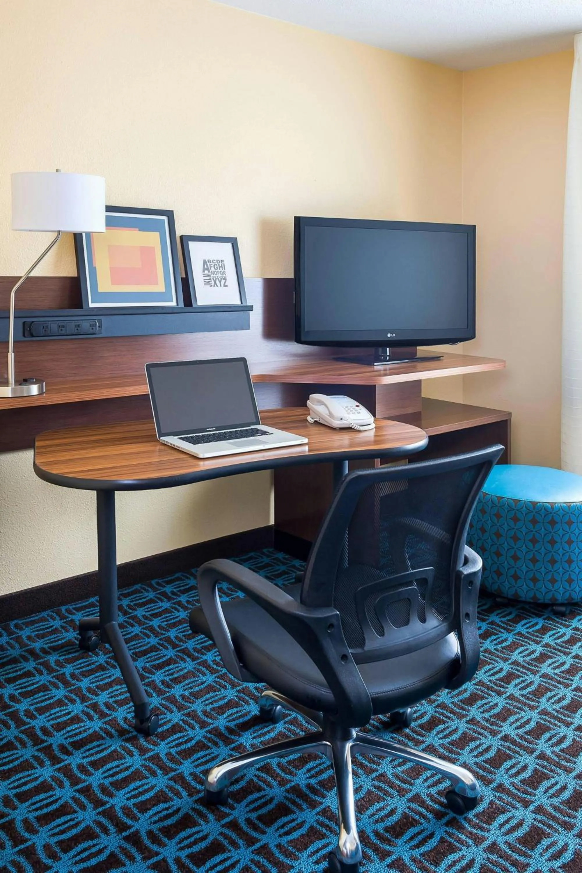 Photo of the whole room in Fairfield Inn & Suites Findlay