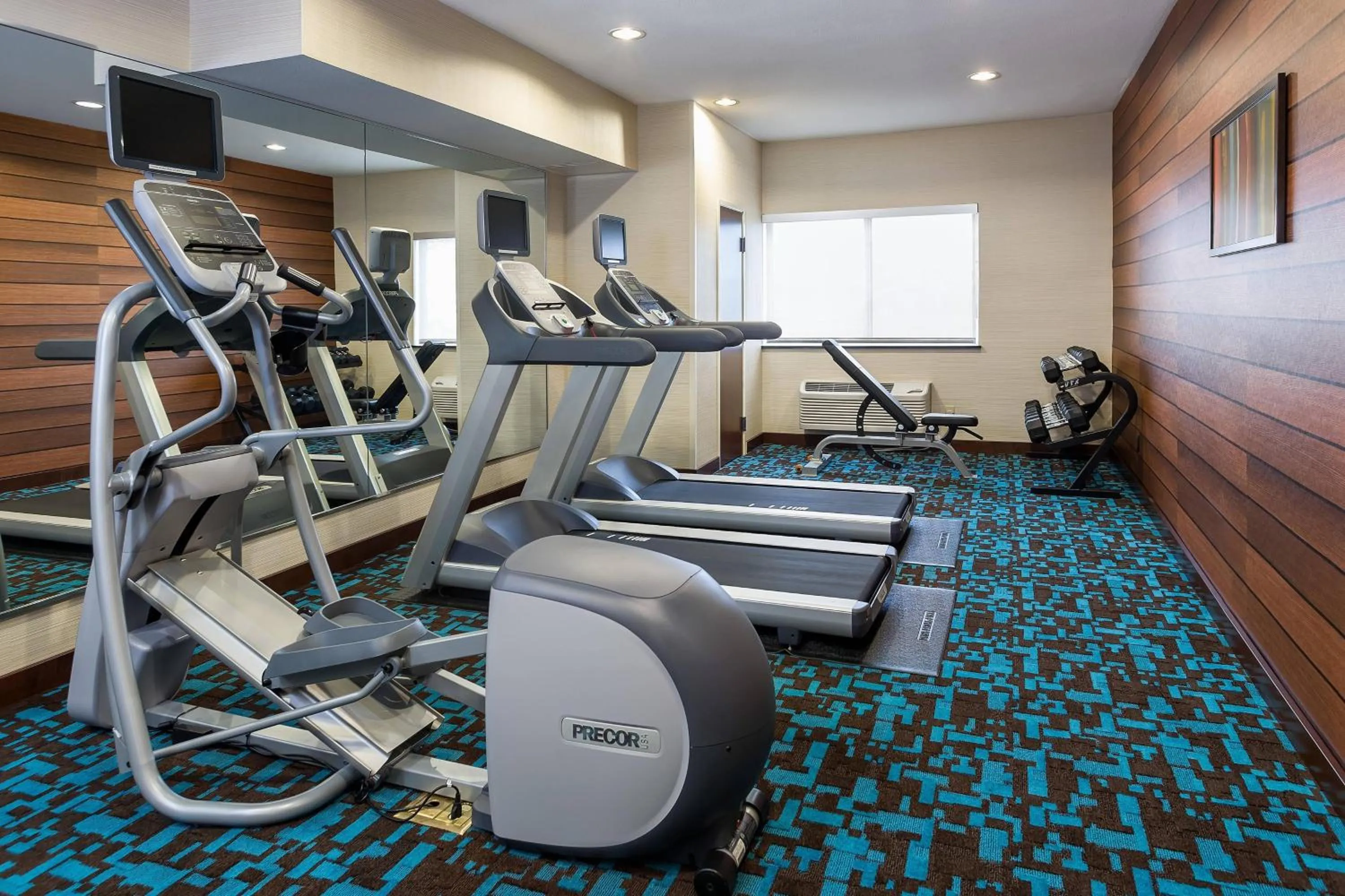 Fitness centre/facilities in Fairfield Inn & Suites Findlay