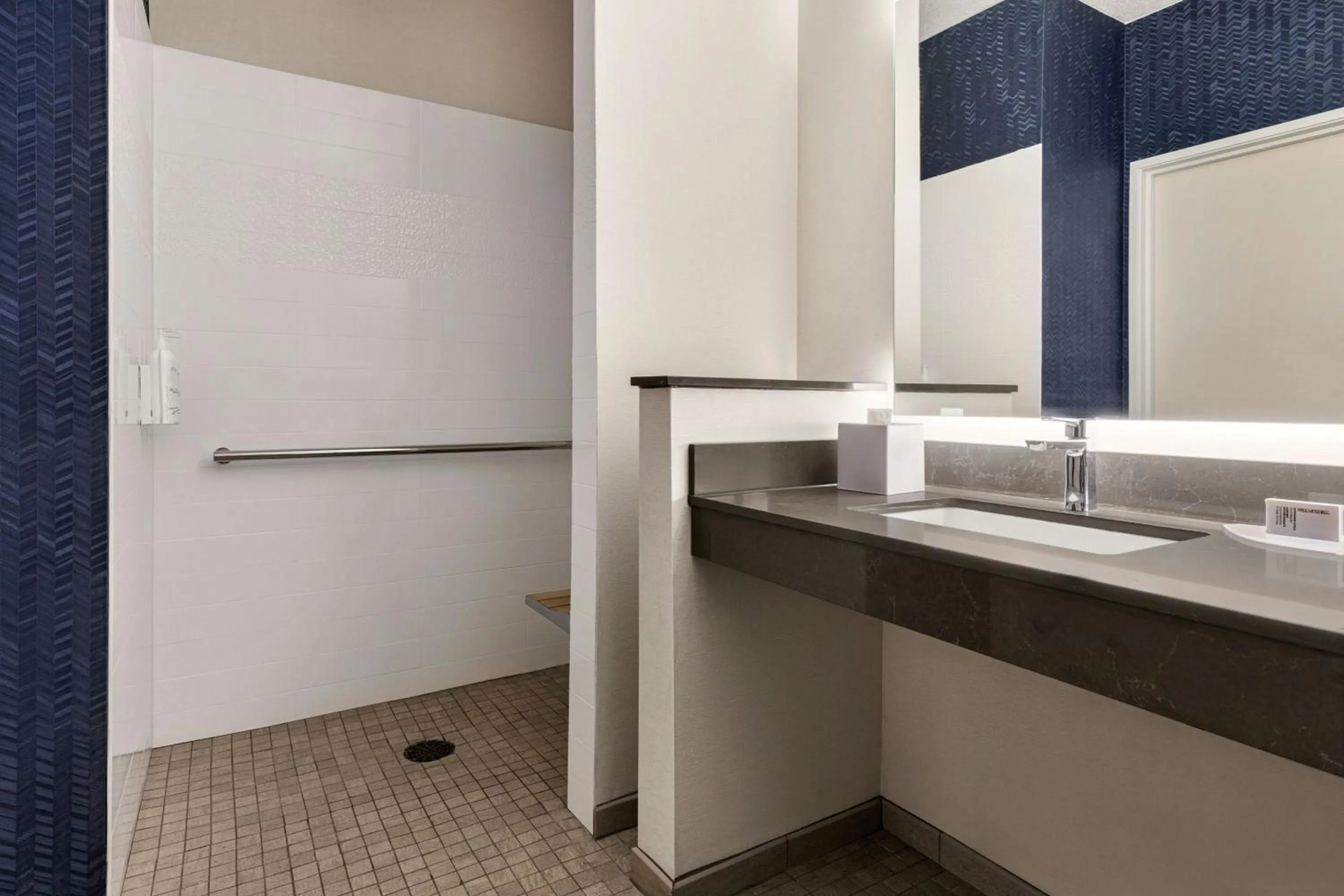 Bathroom in Fairfield Inn & Suites Findlay