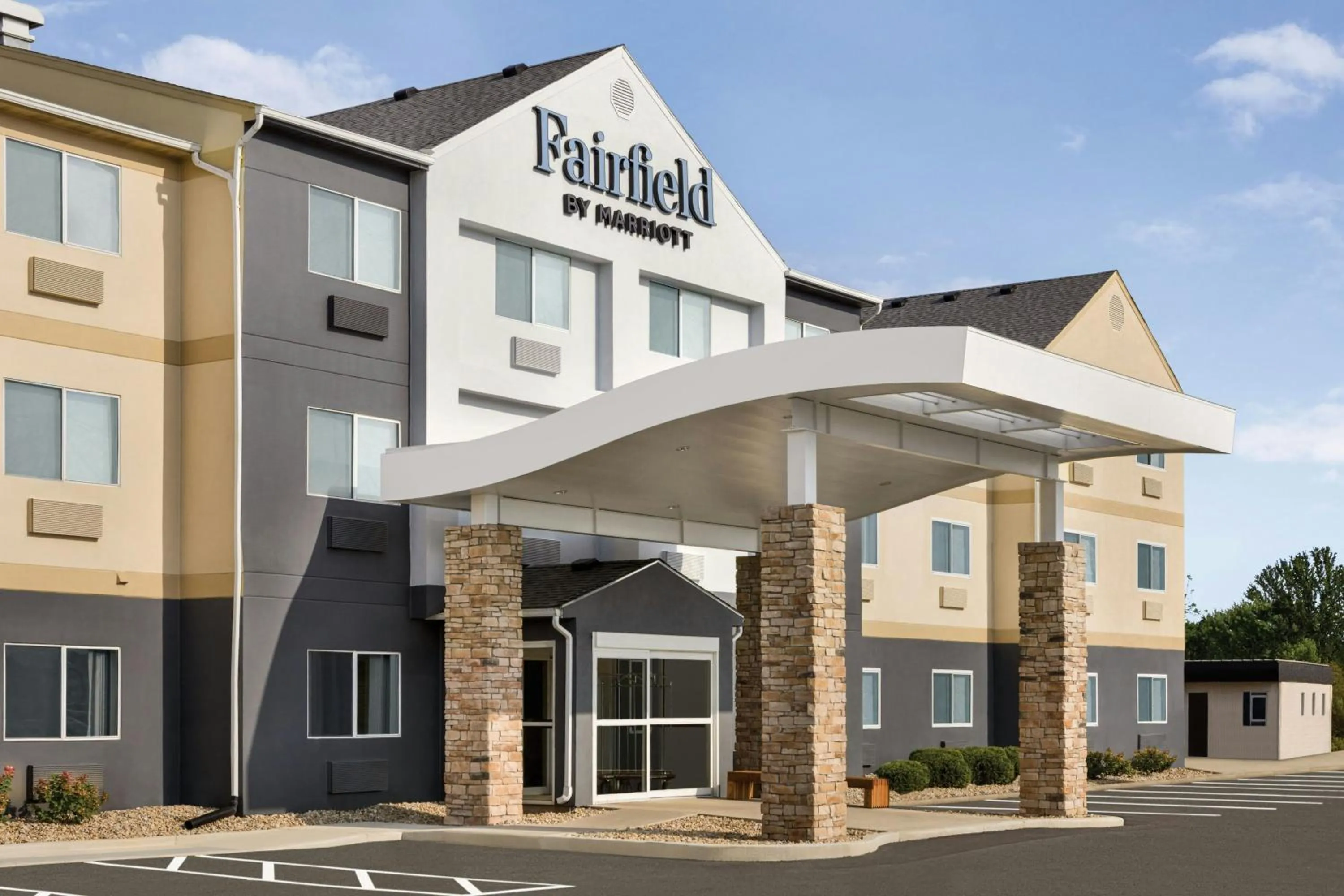 Property building in Fairfield Inn & Suites Findlay