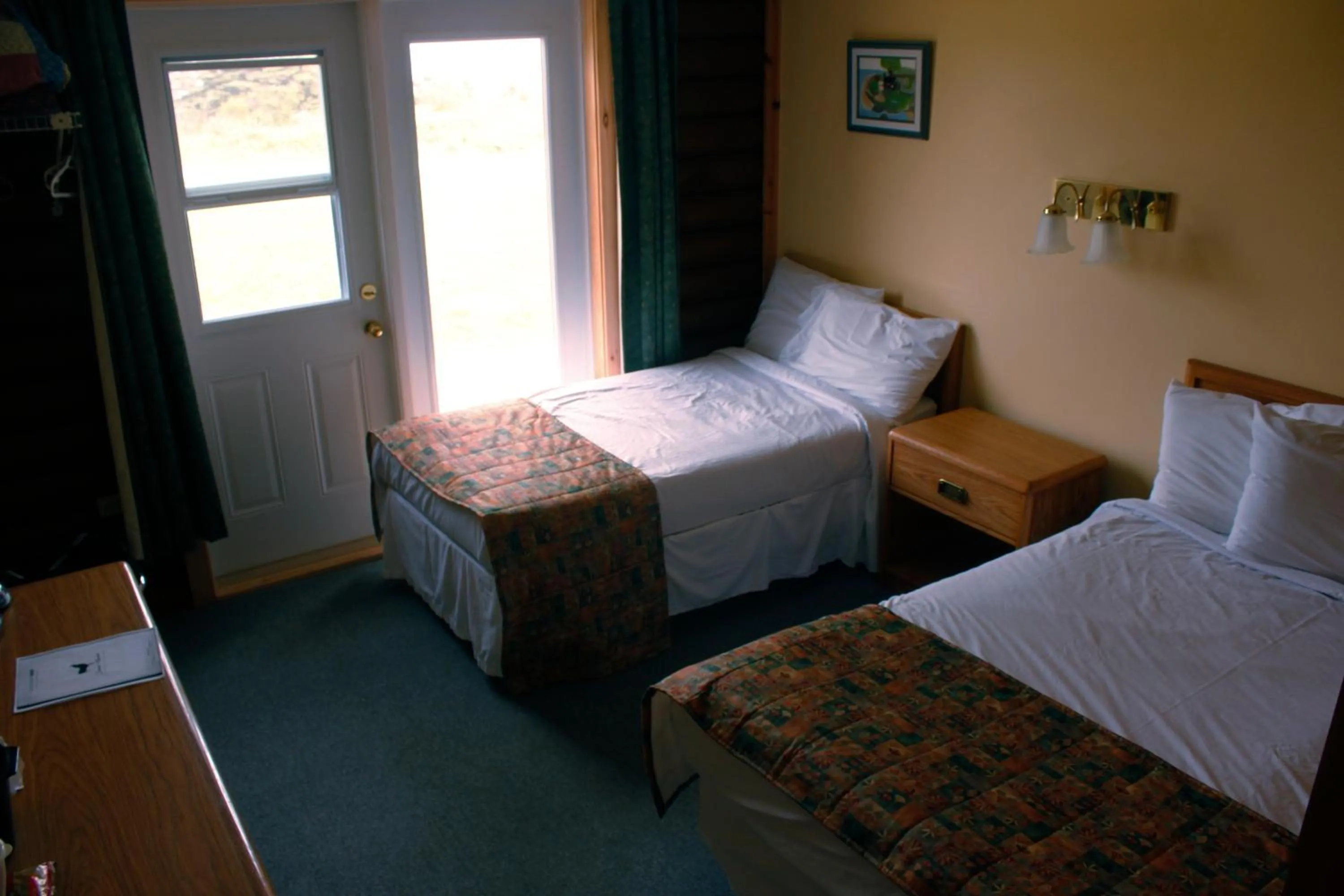 Photo of the whole room, Bed in Brier Island Lodge