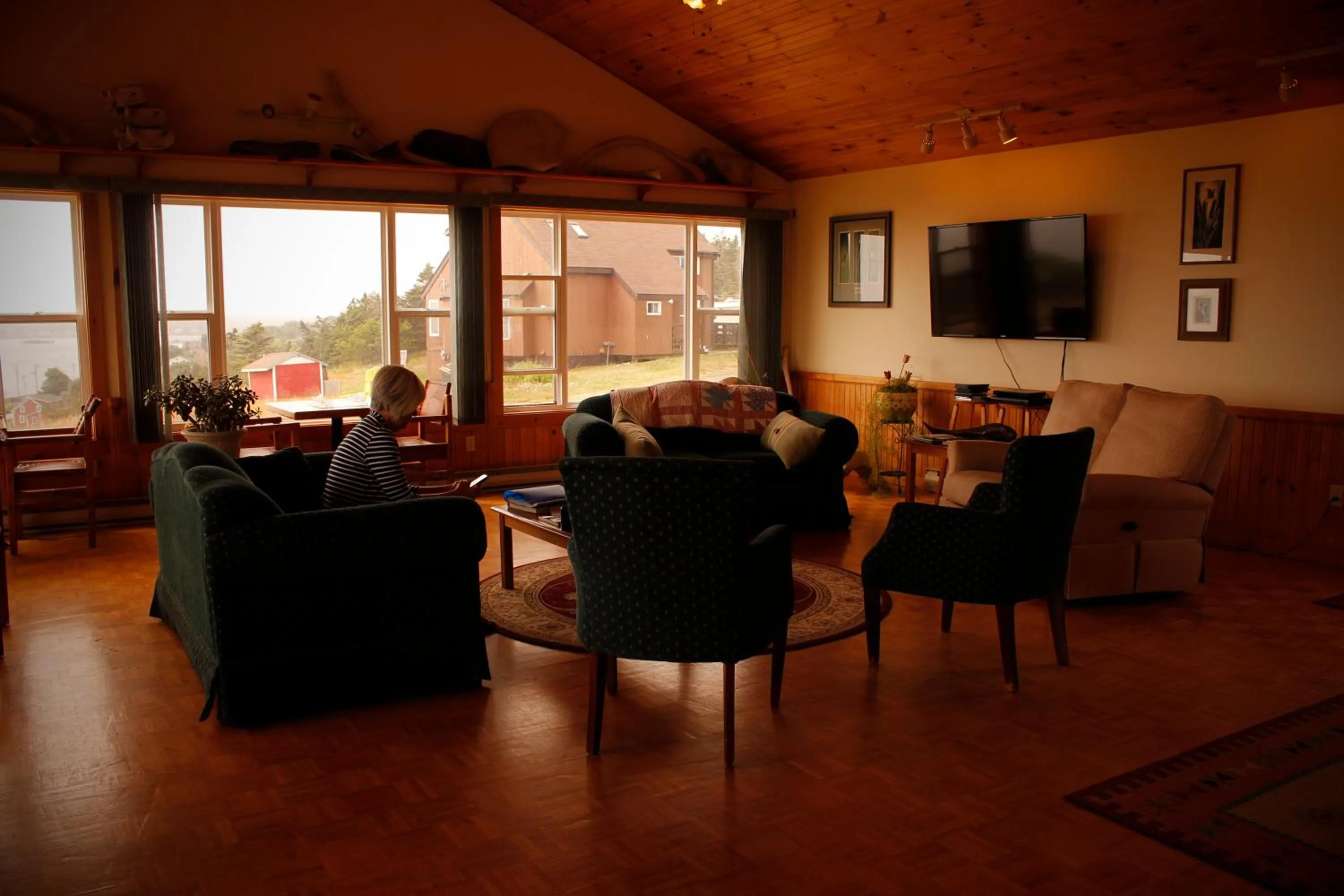 Lounge or bar in Brier Island Lodge
