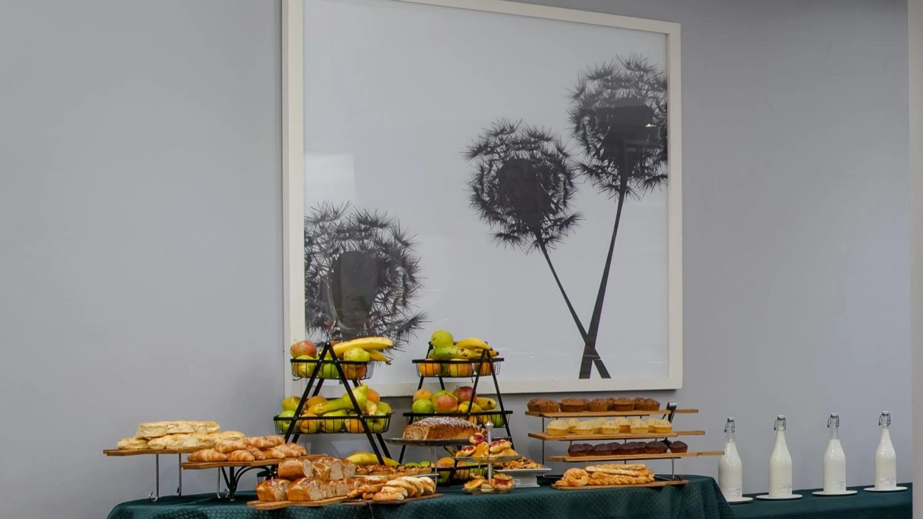 Breakfast in Holiday Inn Johannesburg OR Tambo Airport Hotel by IHG