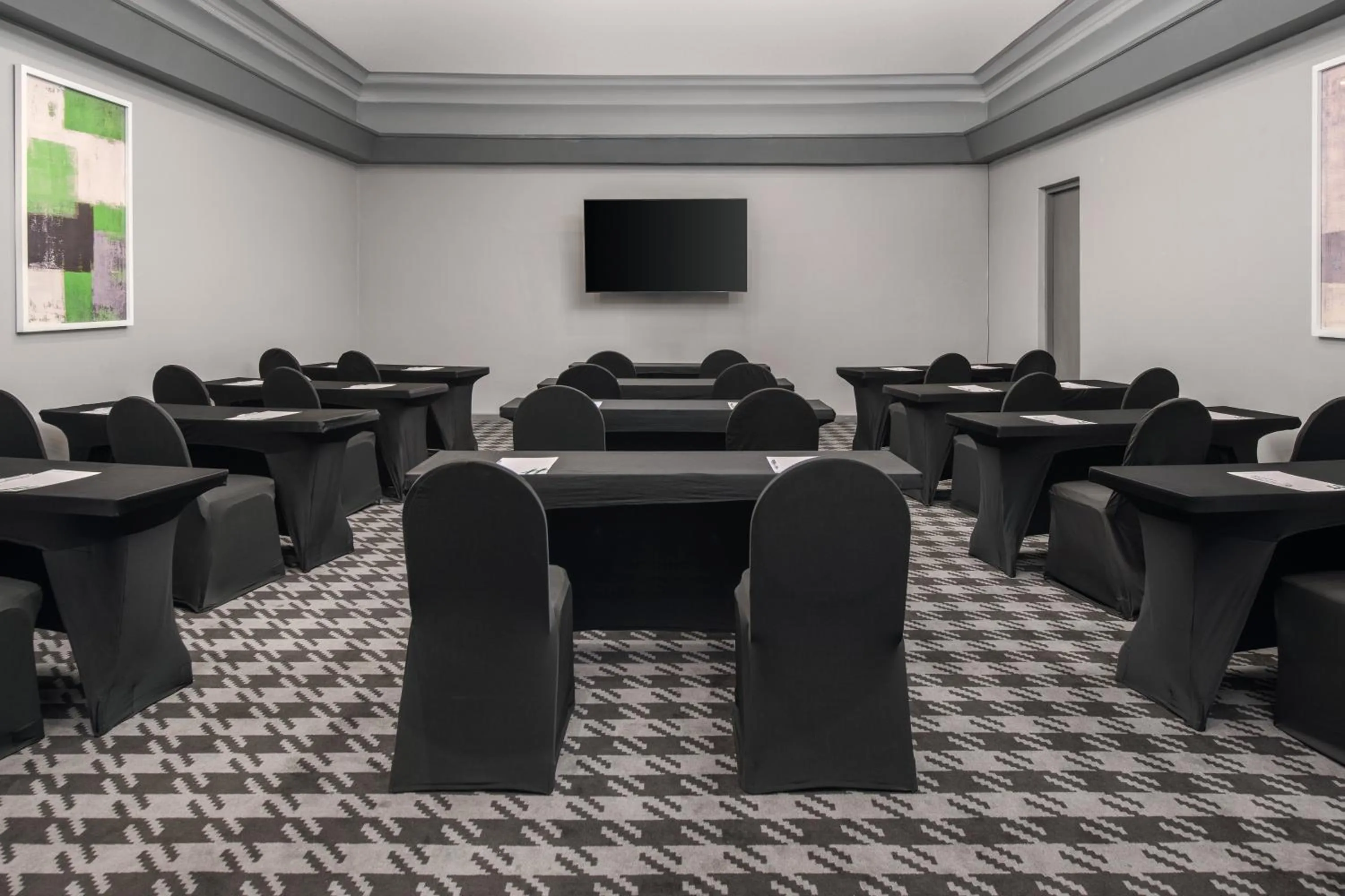 Meeting/conference room in Holiday Inn Johannesburg OR Tambo Airport Hotel by IHG