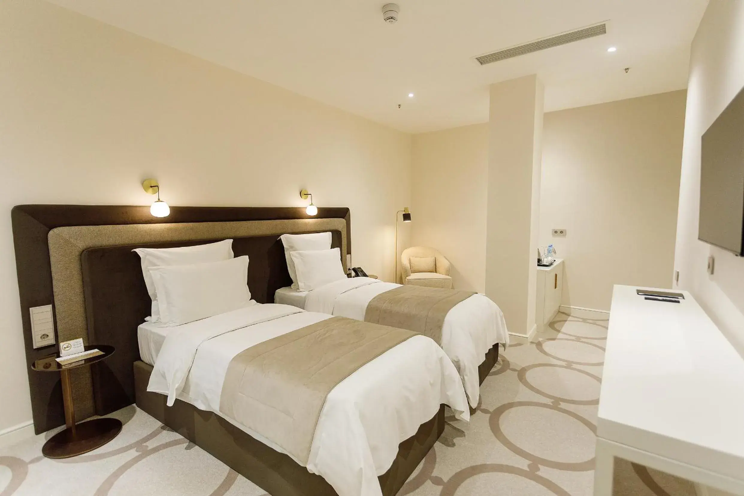 Classic Twin in Ambassadori Tbilisi Hotel Classic Twin in Ambassadori Tbilisi Hotel