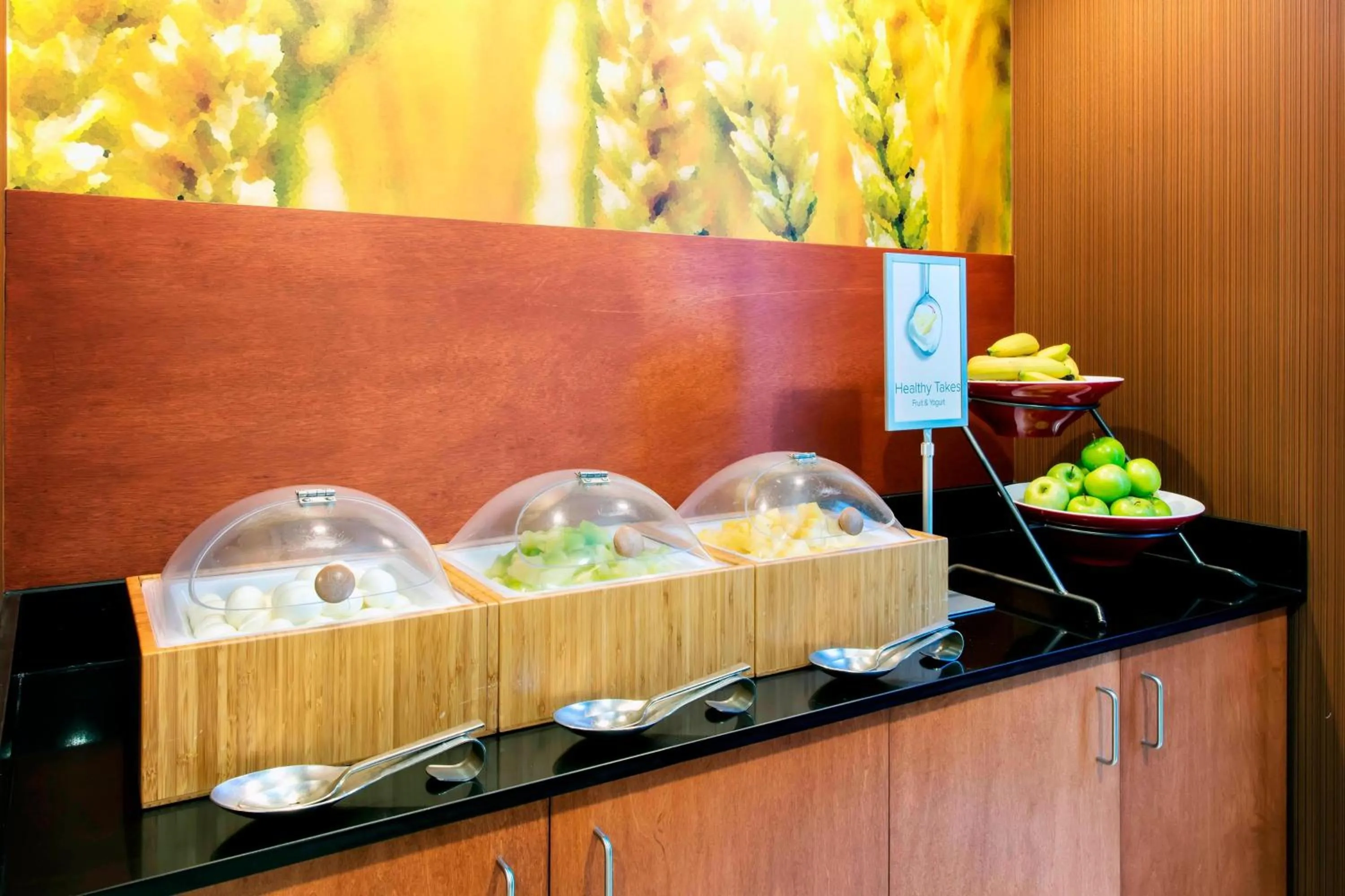 Breakfast in Fairfield Inn and Suites by Marriott Lakeland Plant City