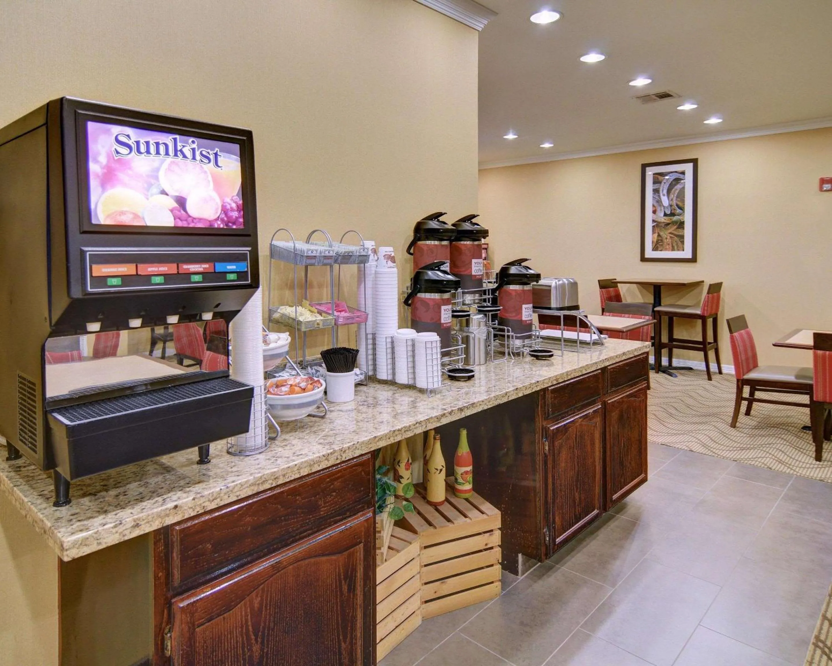 Breakfast in Comfort Suites Roanoke - Fort Worth North