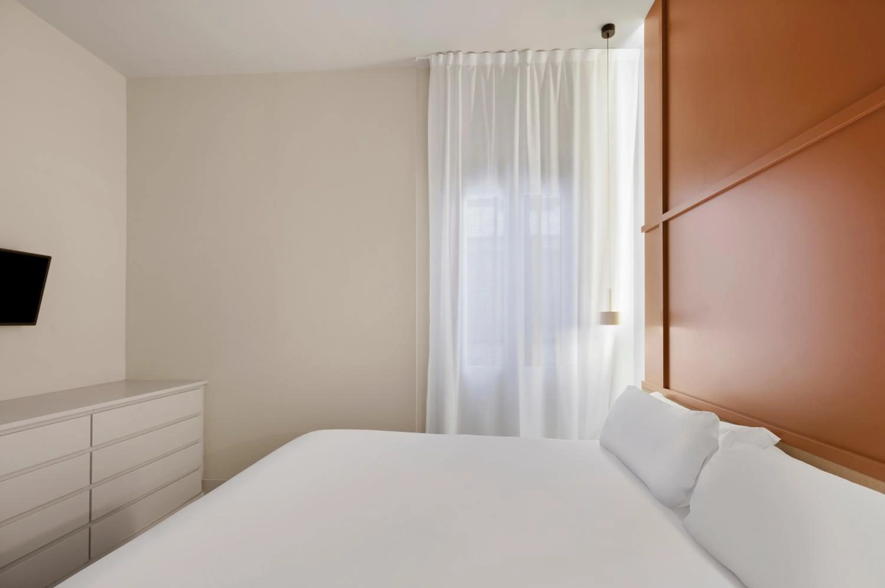 Bed in B&B HOTEL Apartamentos Madrid Centro Fuencarral 46