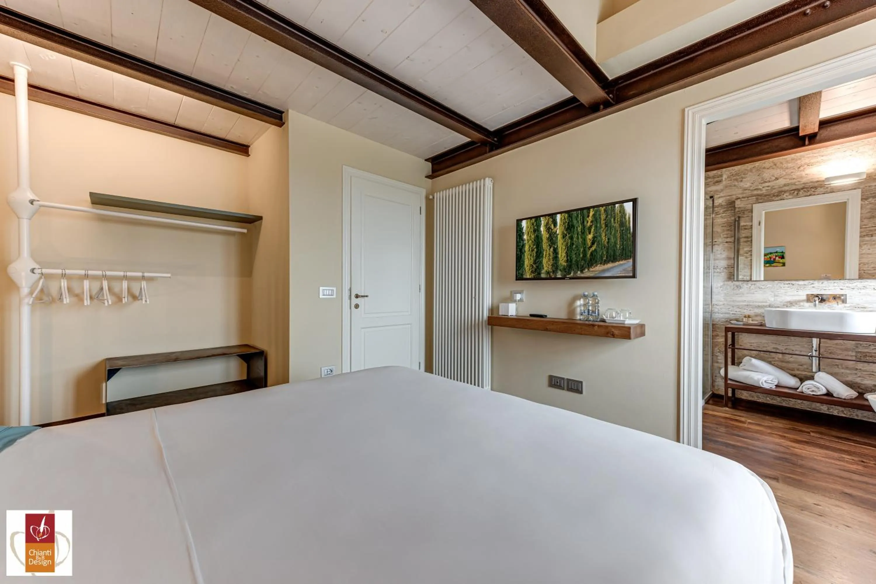 Bed in Chianti B&B Design infinity pool shared