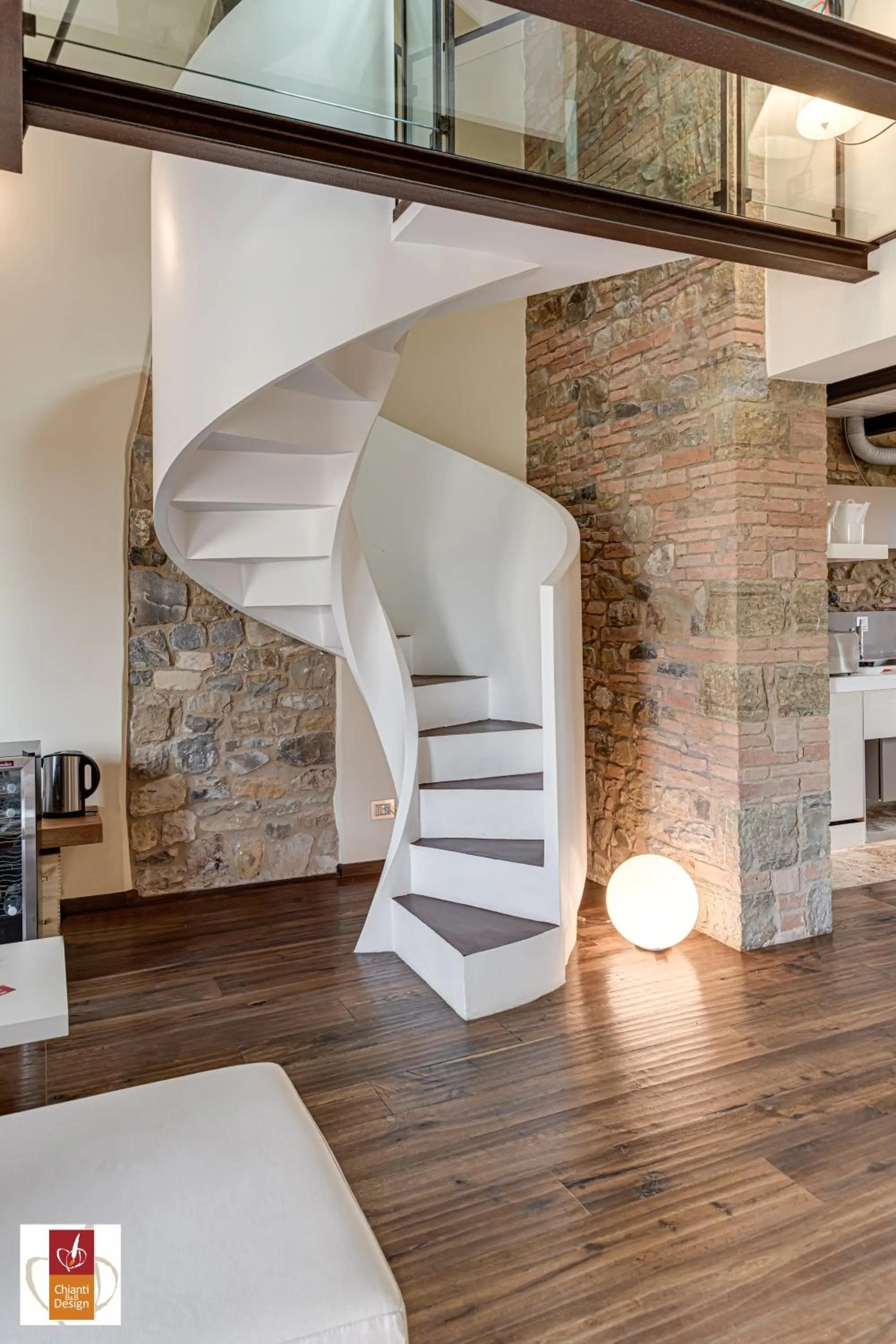 Communal lounge/ TV room in Chianti B&B Design infinity pool shared