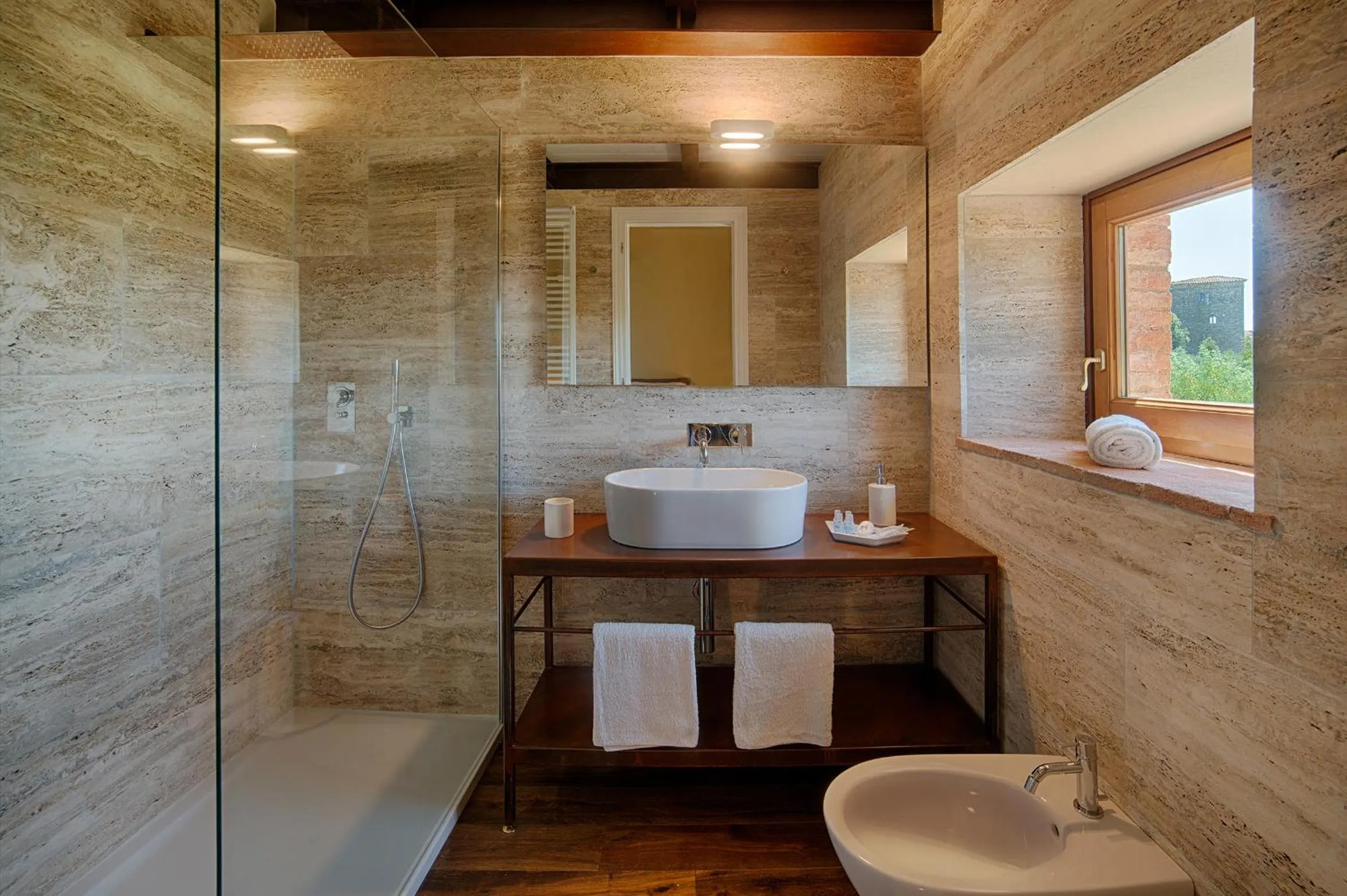 Bed in Chianti B&B Design infinity pool shared