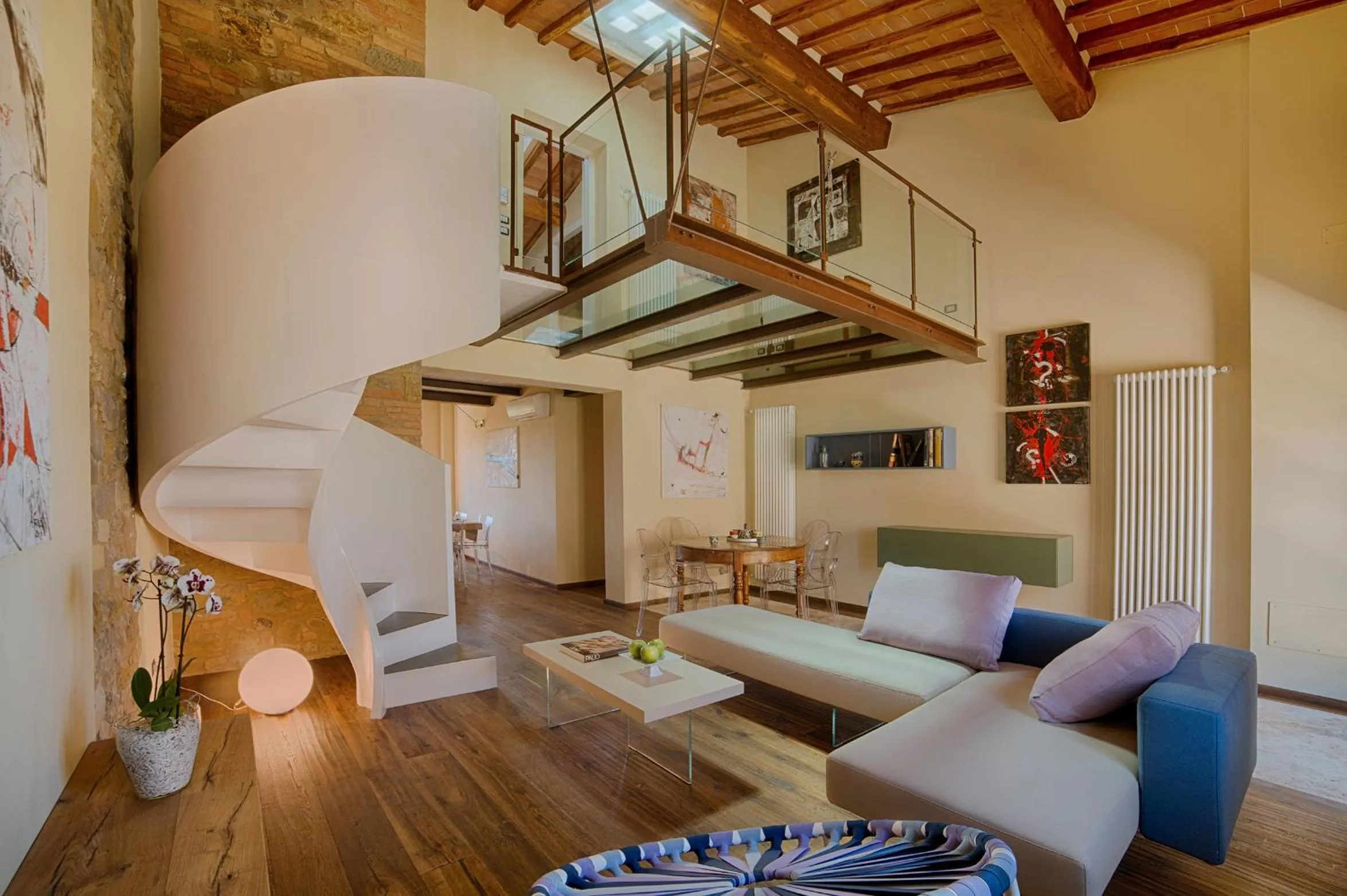 Communal lounge/ TV room in Chianti B&B Design infinity pool shared