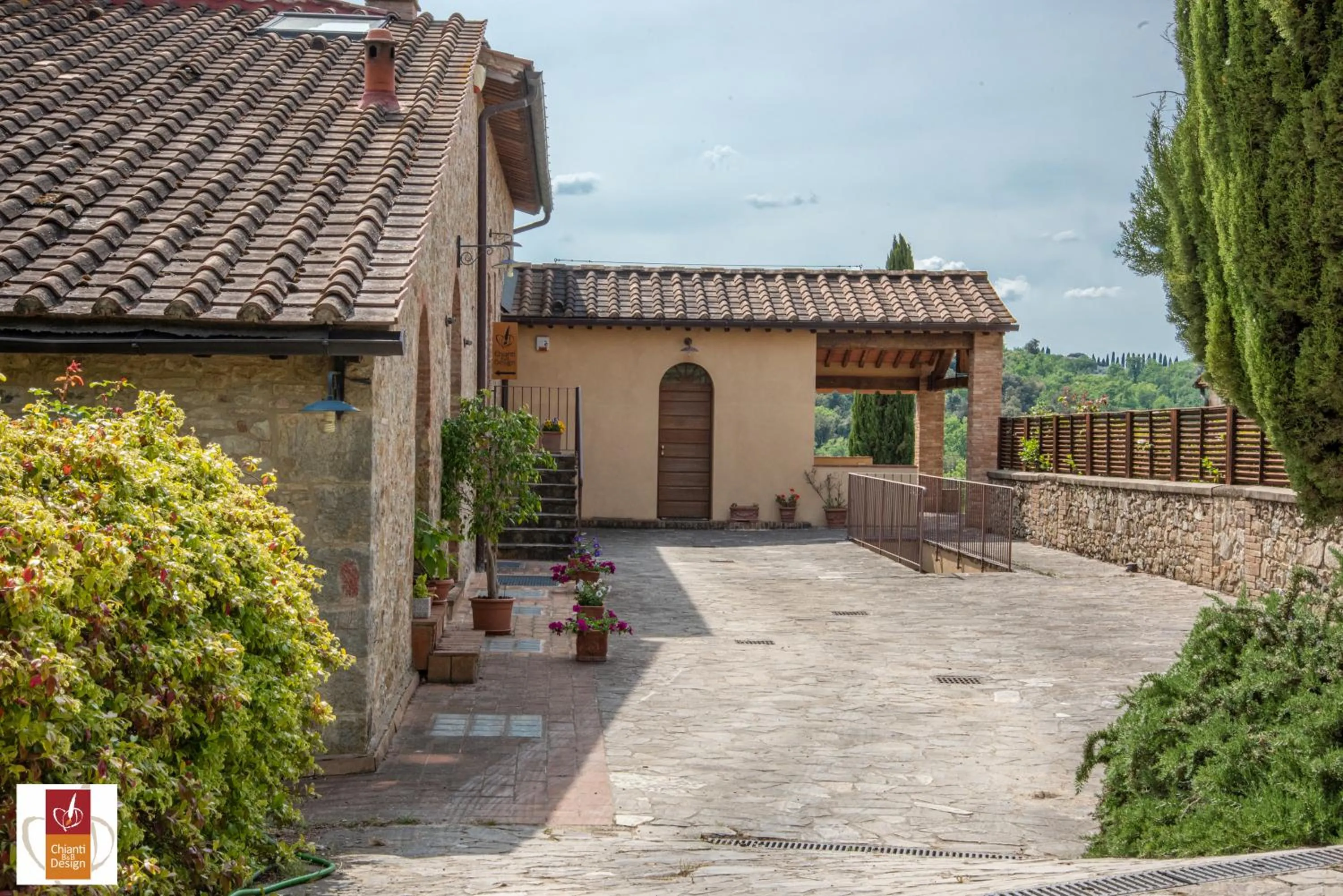 Property building in Chianti B&B Design infinity pool shared