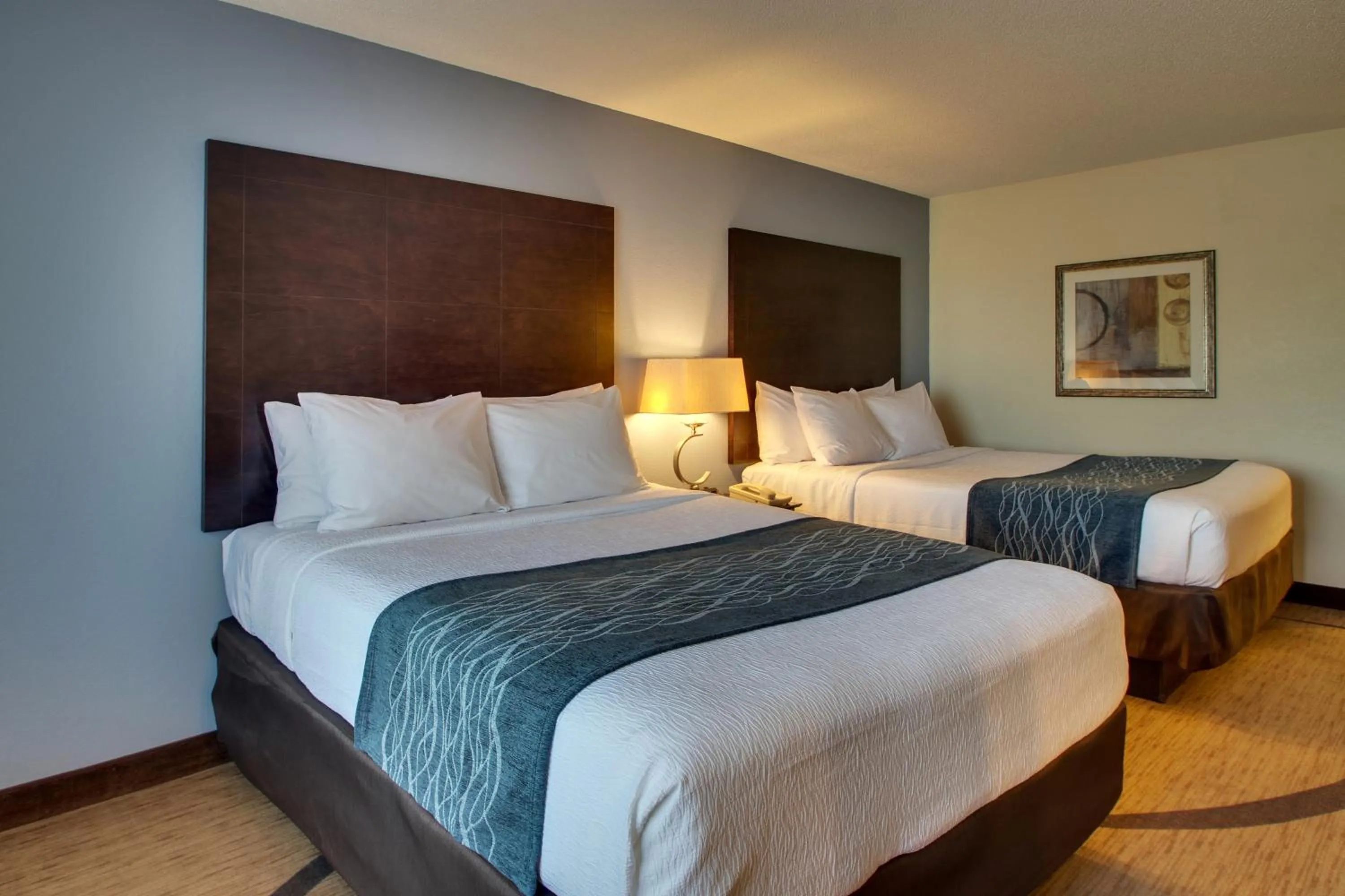 Bed in Greenfield Inn & Suites Owensboro, KY Airport