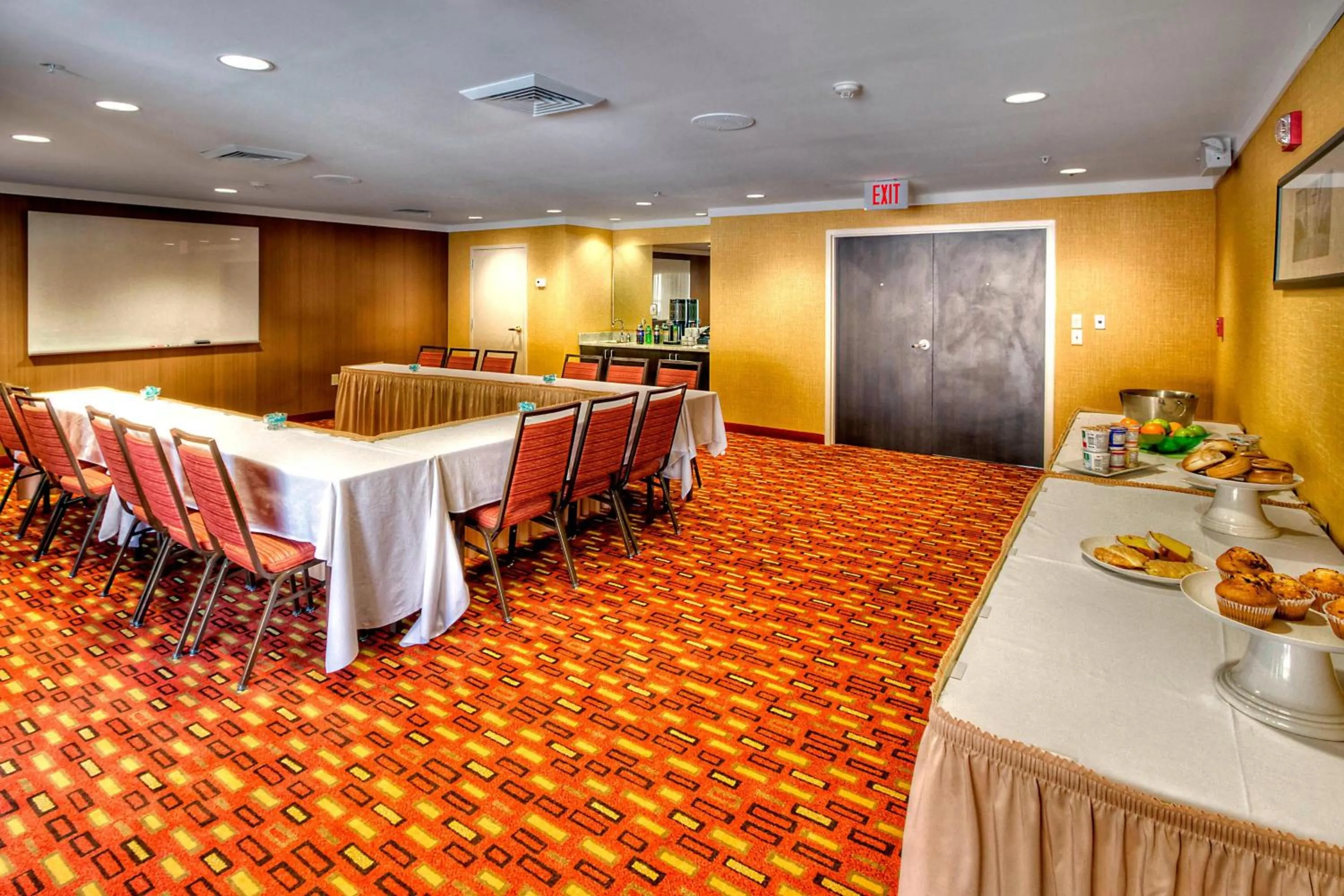 Meeting/conference room in Courtyard by Marriott Burlington