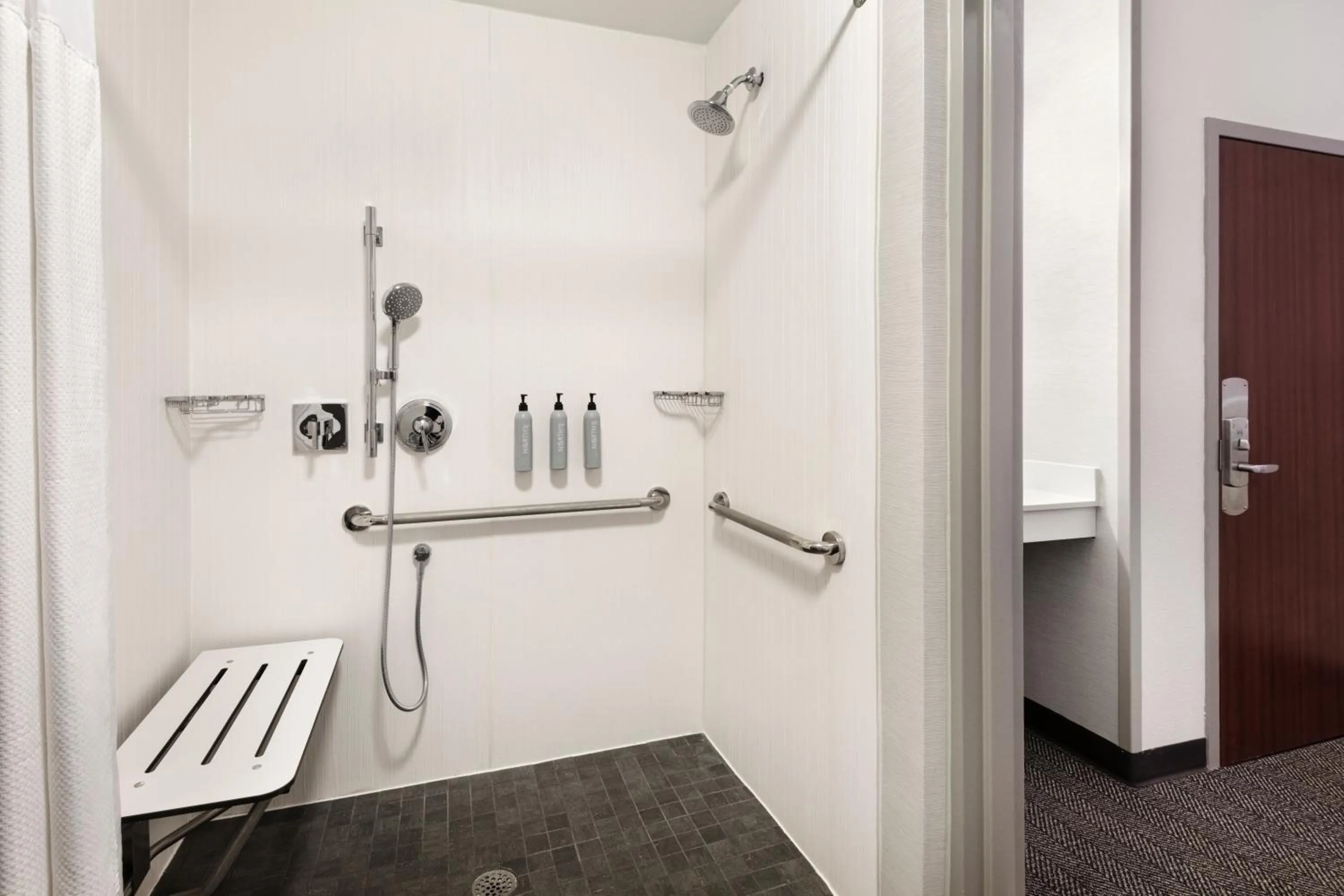 Shower in Courtyard by Marriott Burlington
