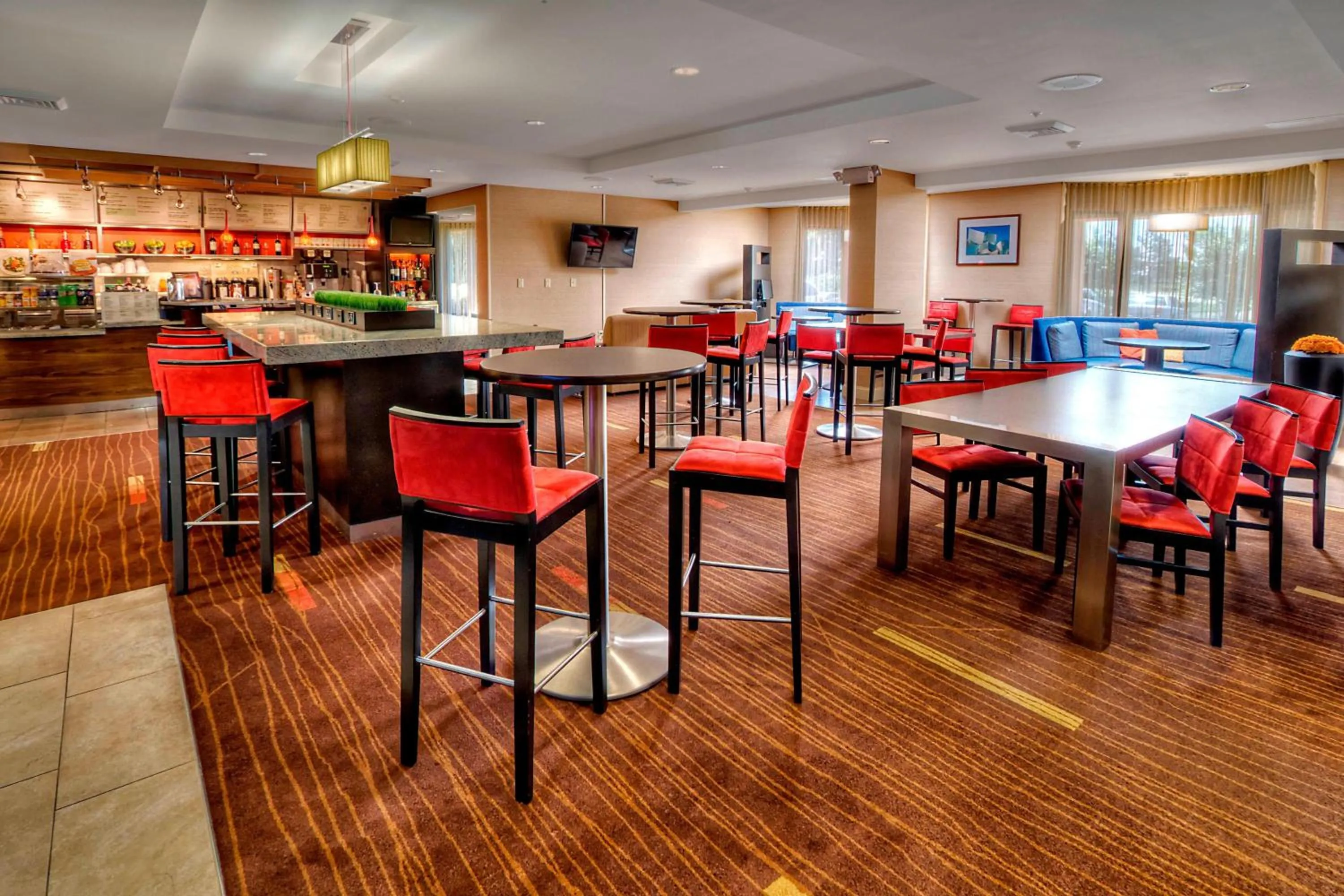 Restaurant/places to eat in Courtyard by Marriott Burlington
