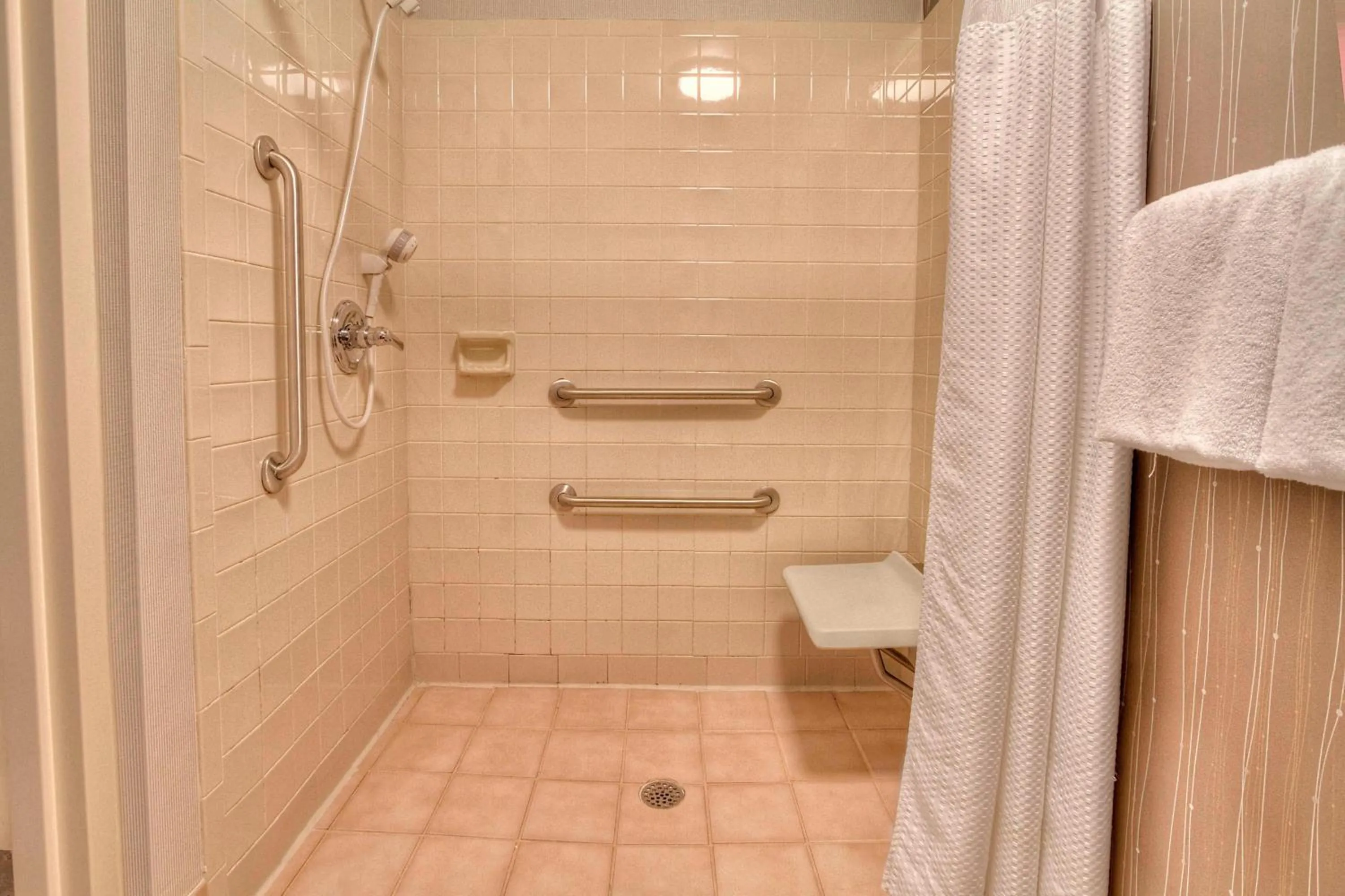 Bathroom in Courtyard by Marriott Burlington