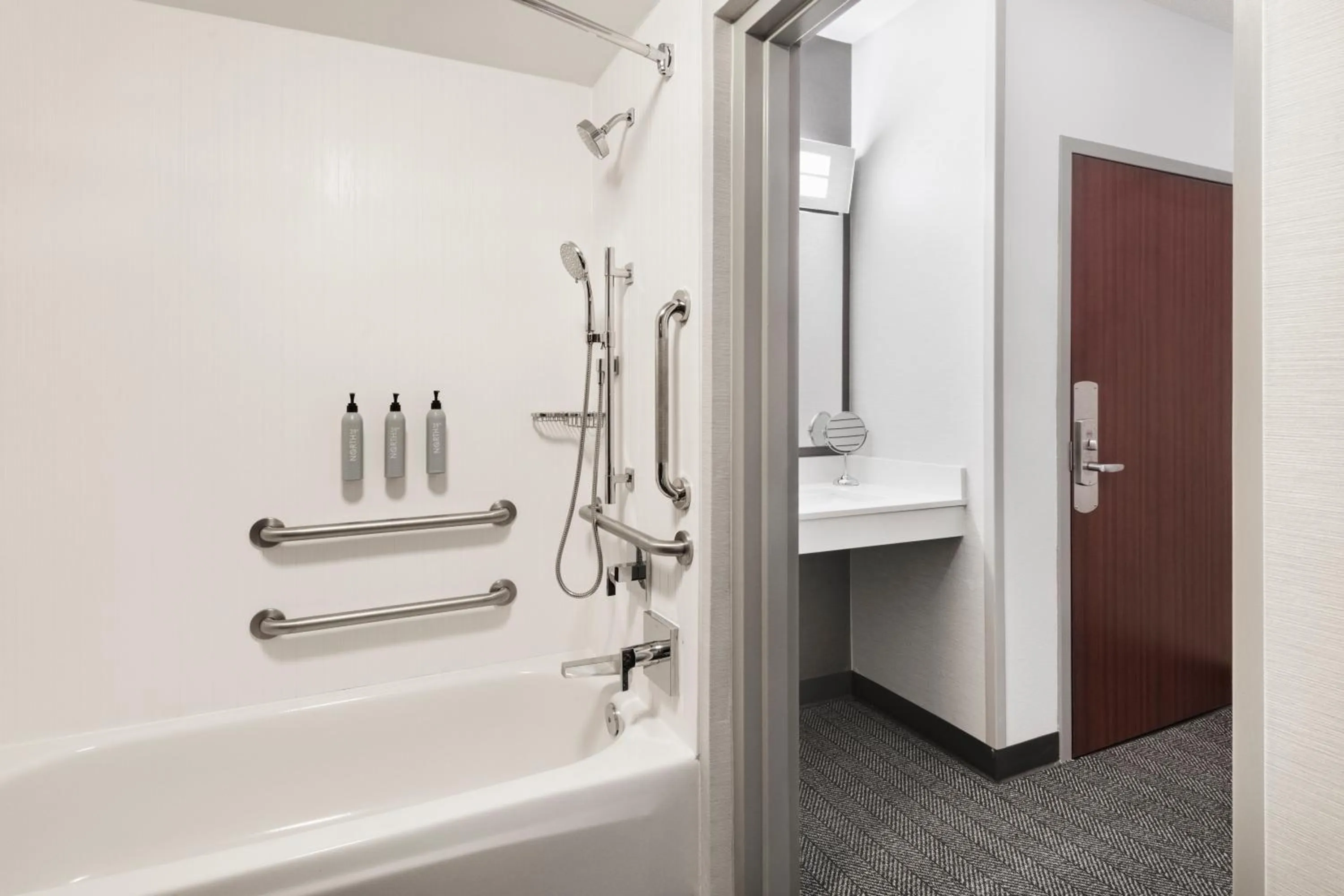 Shower in Courtyard by Marriott Burlington