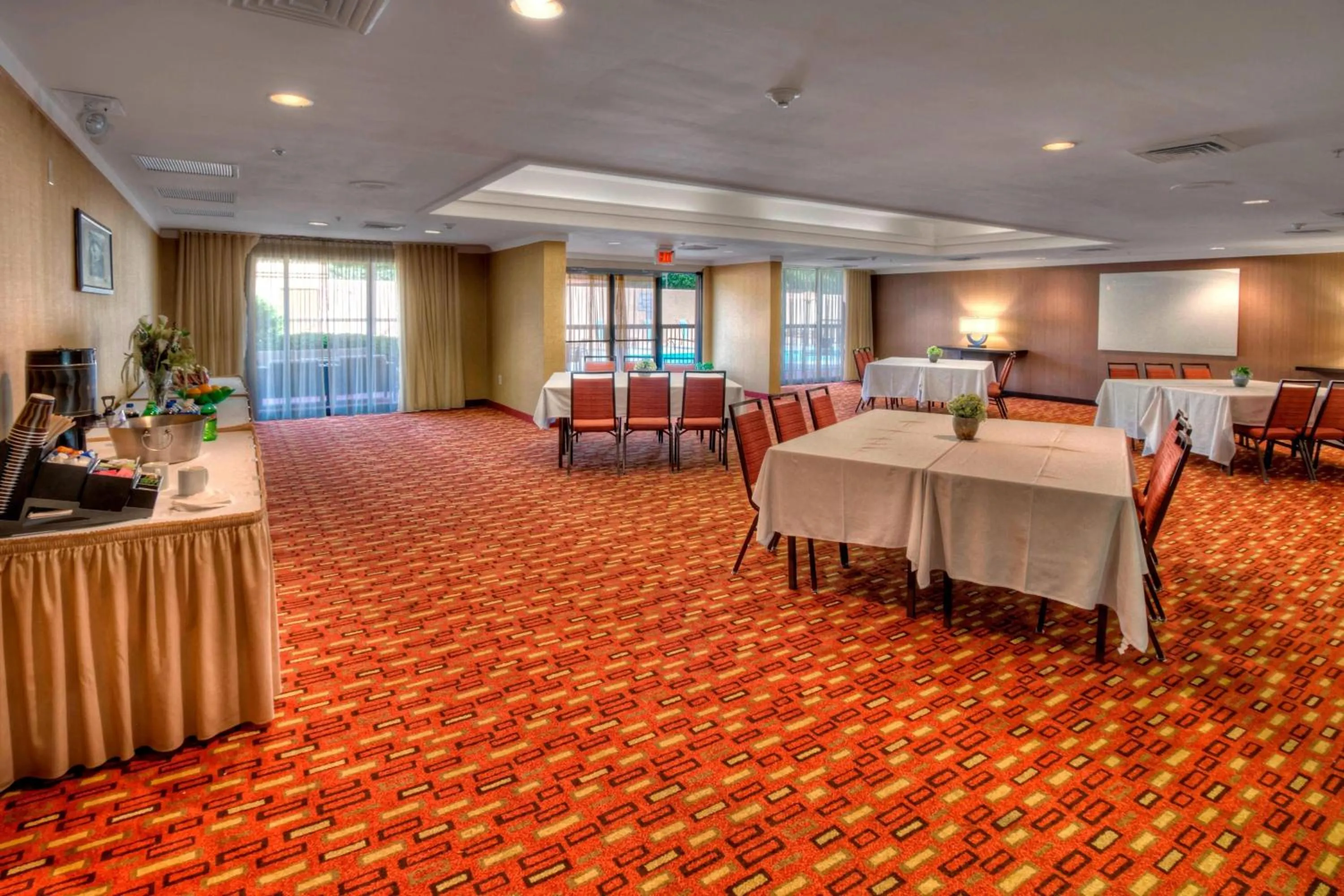 Meeting/conference room in Courtyard by Marriott Burlington